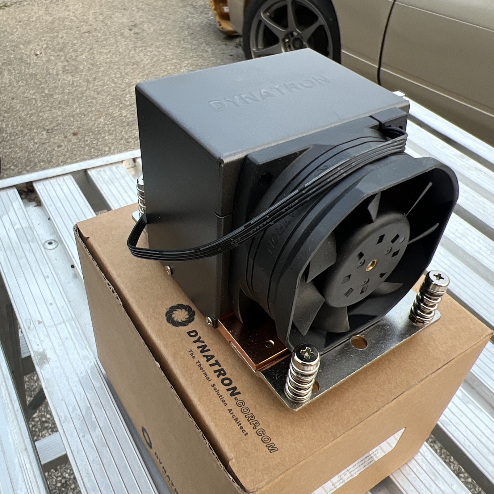 Dynatron R14 Active CPU Cooler with Copper Stacked Fins for Intel2011