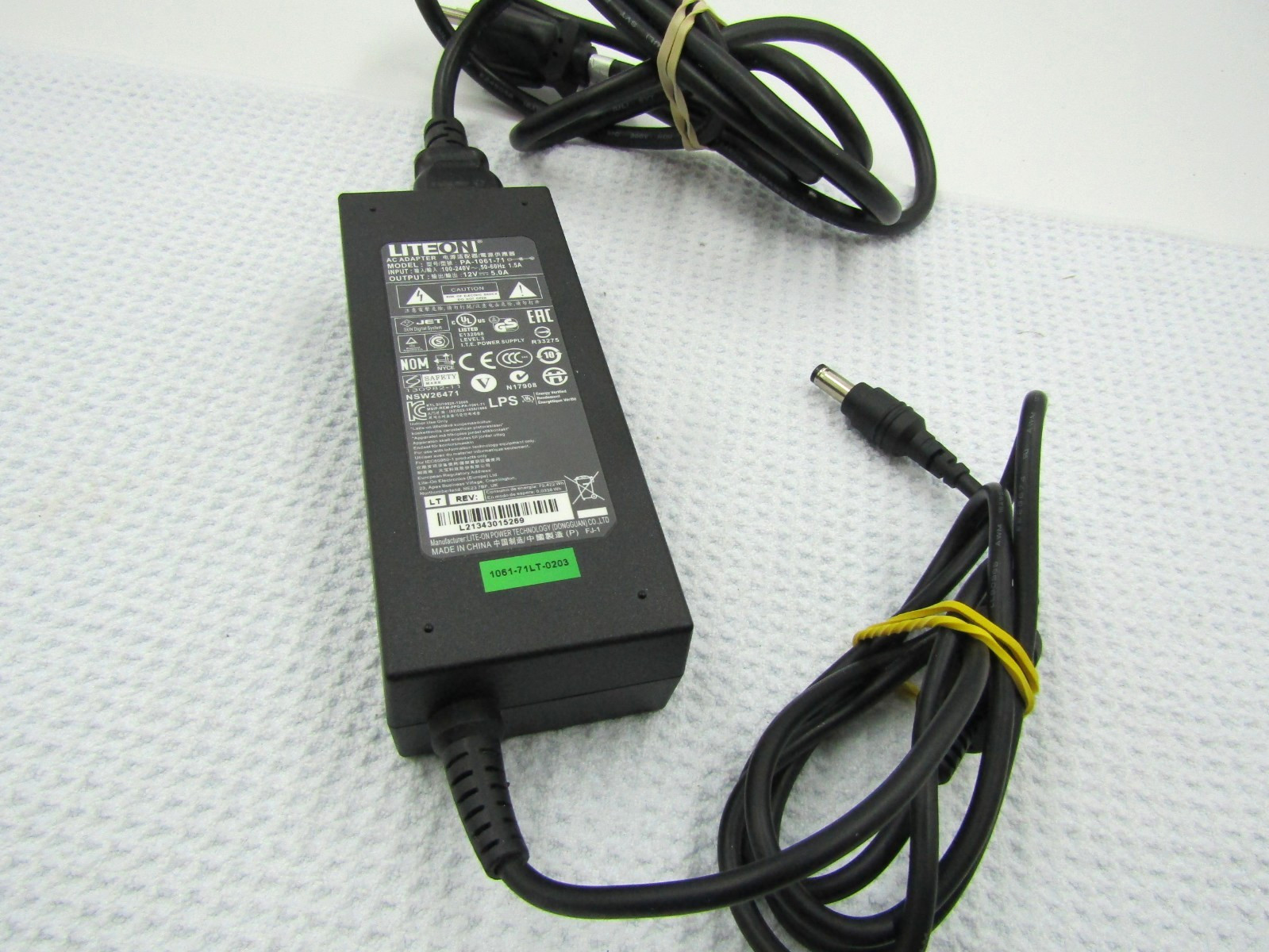LITEON AC ADAPTER. MODEL: PA-1061-71