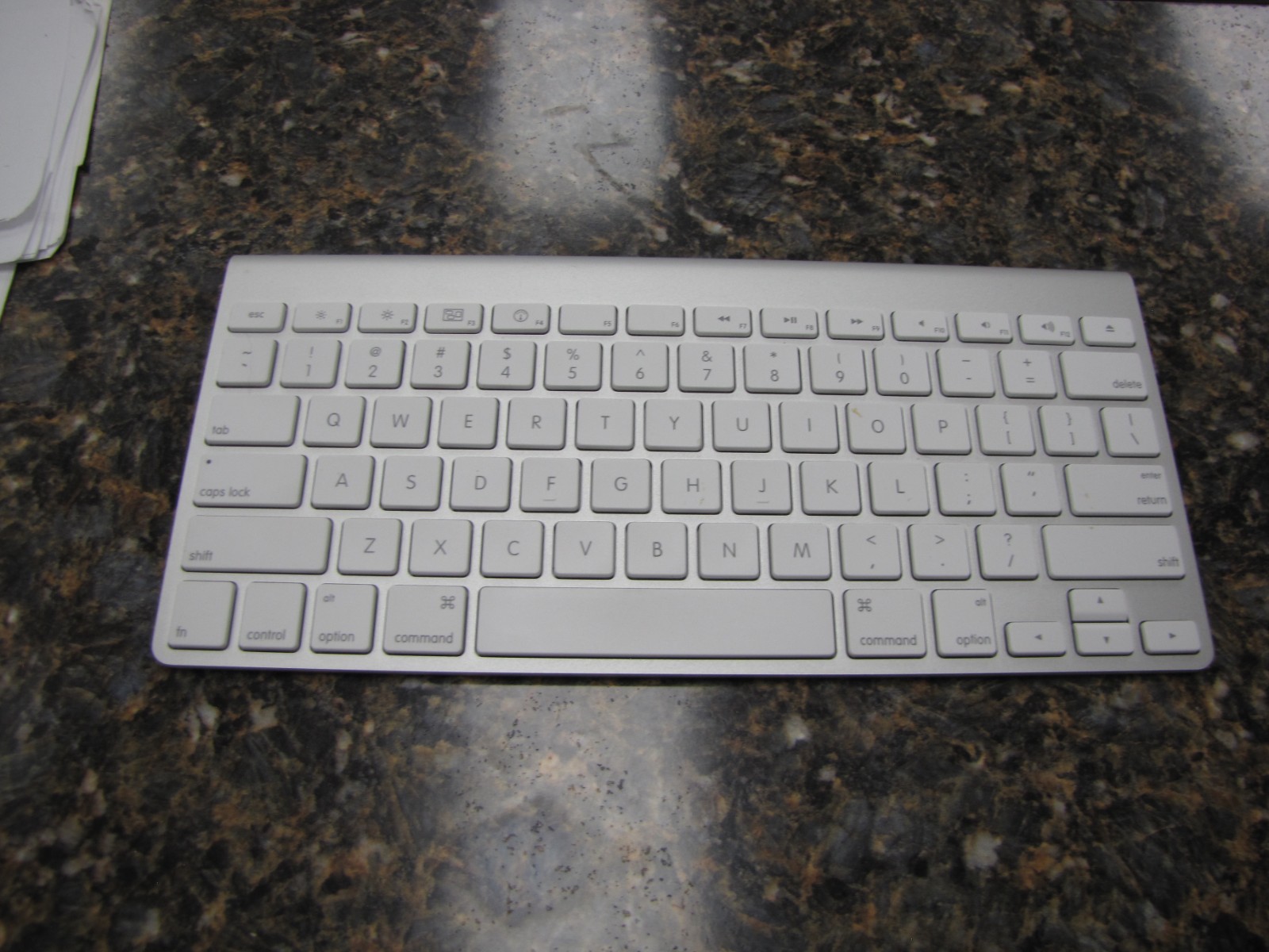 Vintage Apple Wireless Bluetooth Keyboard A1314 - IX37