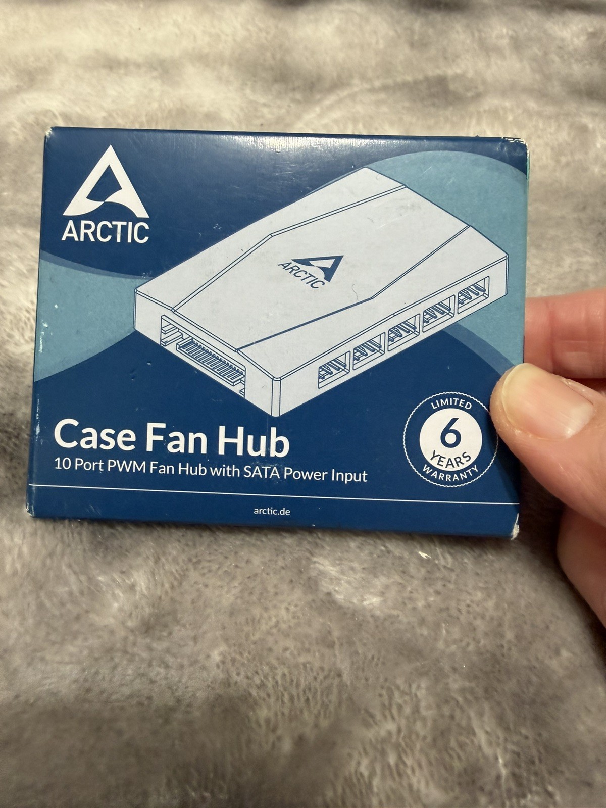 ARCTIC Case Fan Hub - 10-fold PWM Fan Distributor with SATA Power - Black NEW