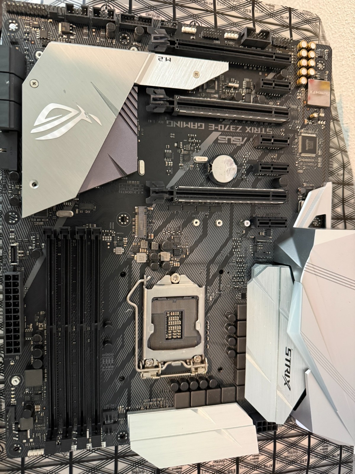 ASUS ROG Strix Z370-E Gaming LGA 1151 Intel Z370 HDMI ATX Intel Motherboard
