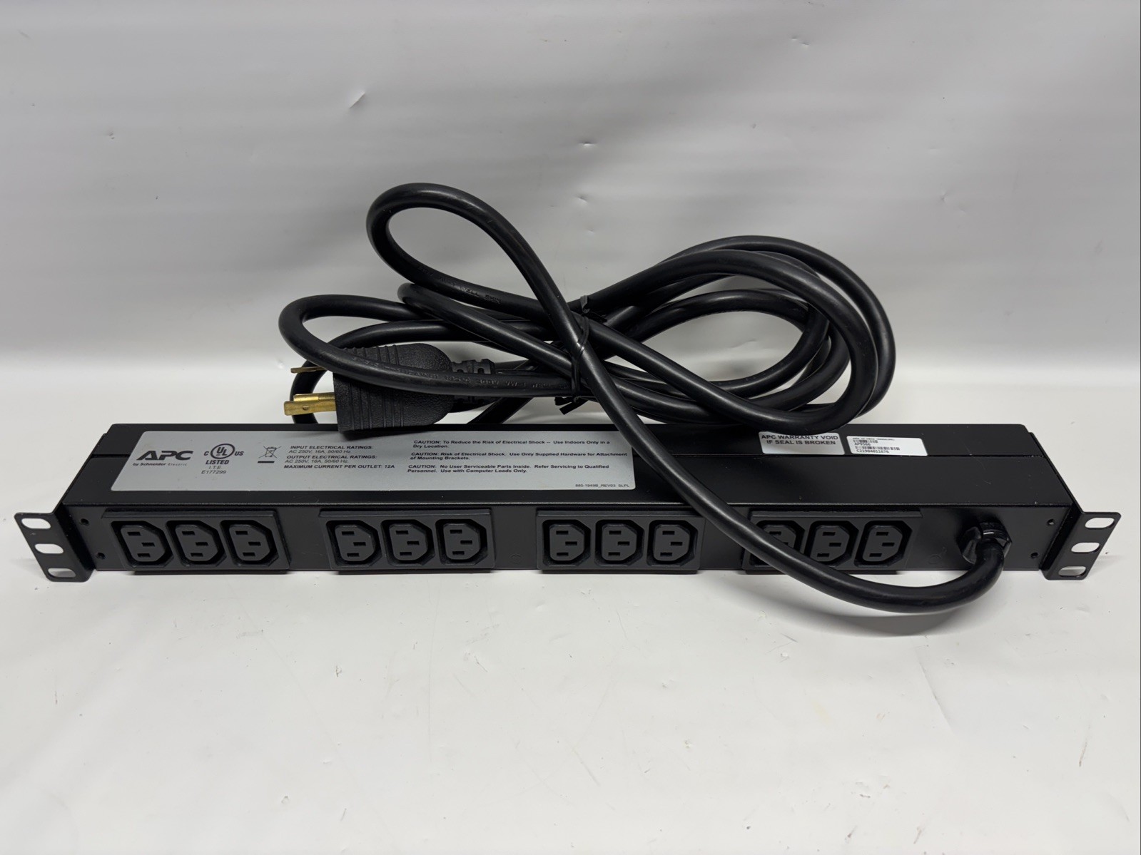 APC AP9566 NetShelter Basic Rack PDU, 1U, 16A, 208V, 12 C13 outlets