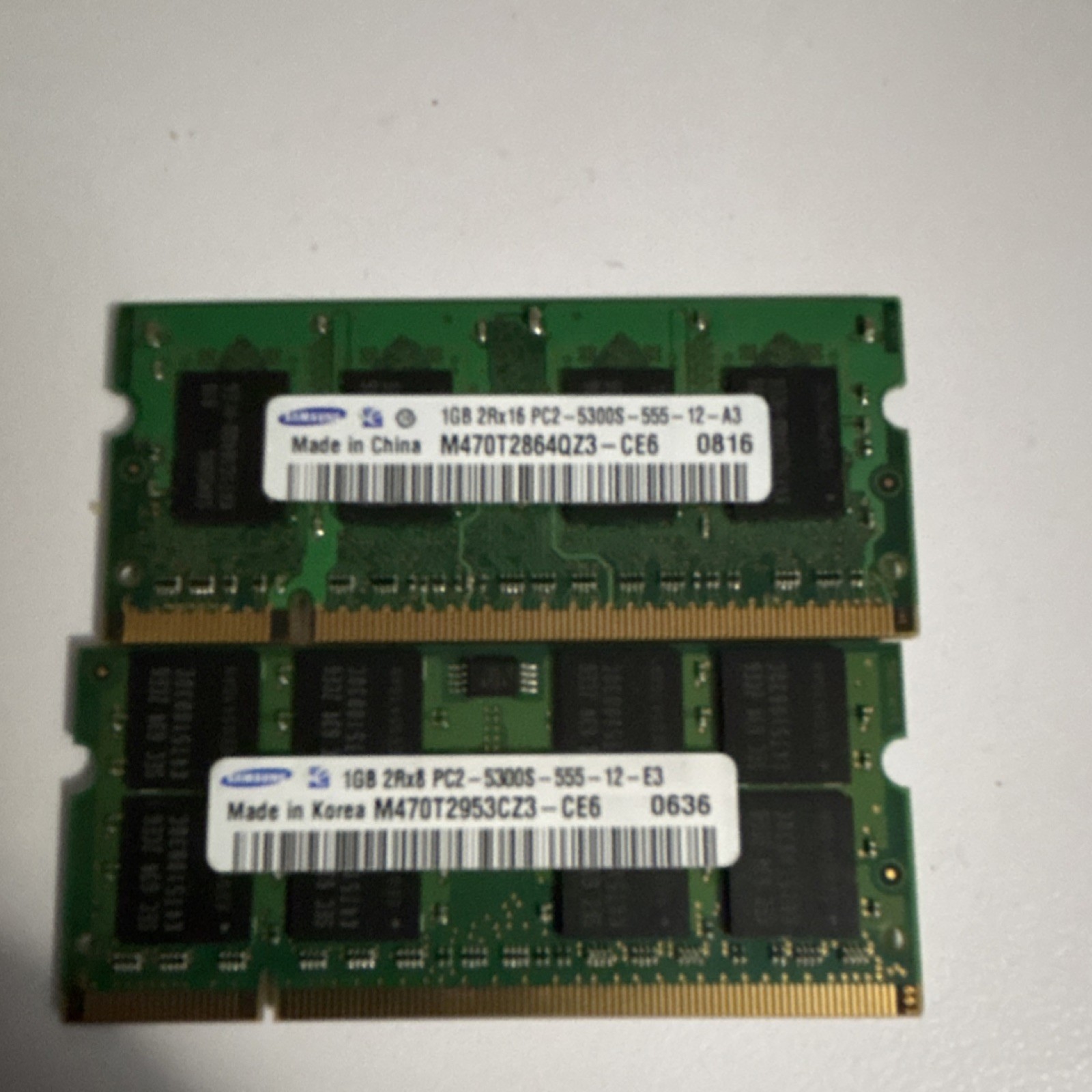 Samsung 2GB (2x1GB) DDR2 SO-DIMM PC2-5300S RAM M470T2864QZ3-CE6 M470T2953CZ3-CE6