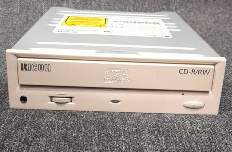 Internal Drive Burner RICOH MP7083A CD-R/RW DRIVE IDE 5.25 Inch