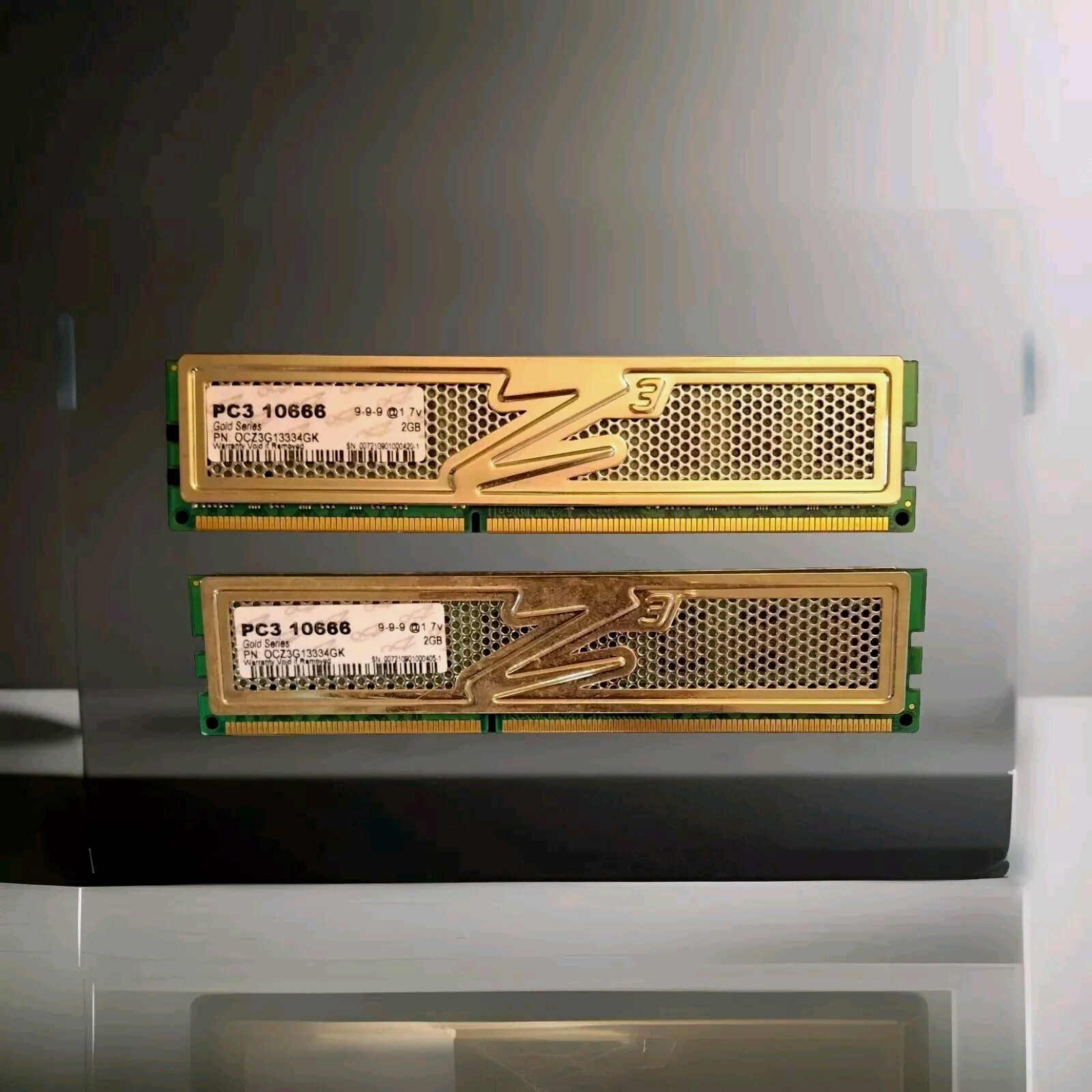 OCZ GOLD DDR3 PC3 10666 2 GB RAM ×2 (4 GB) 9-9-9 @ 1.7v P/N: OCZ3G13334GK