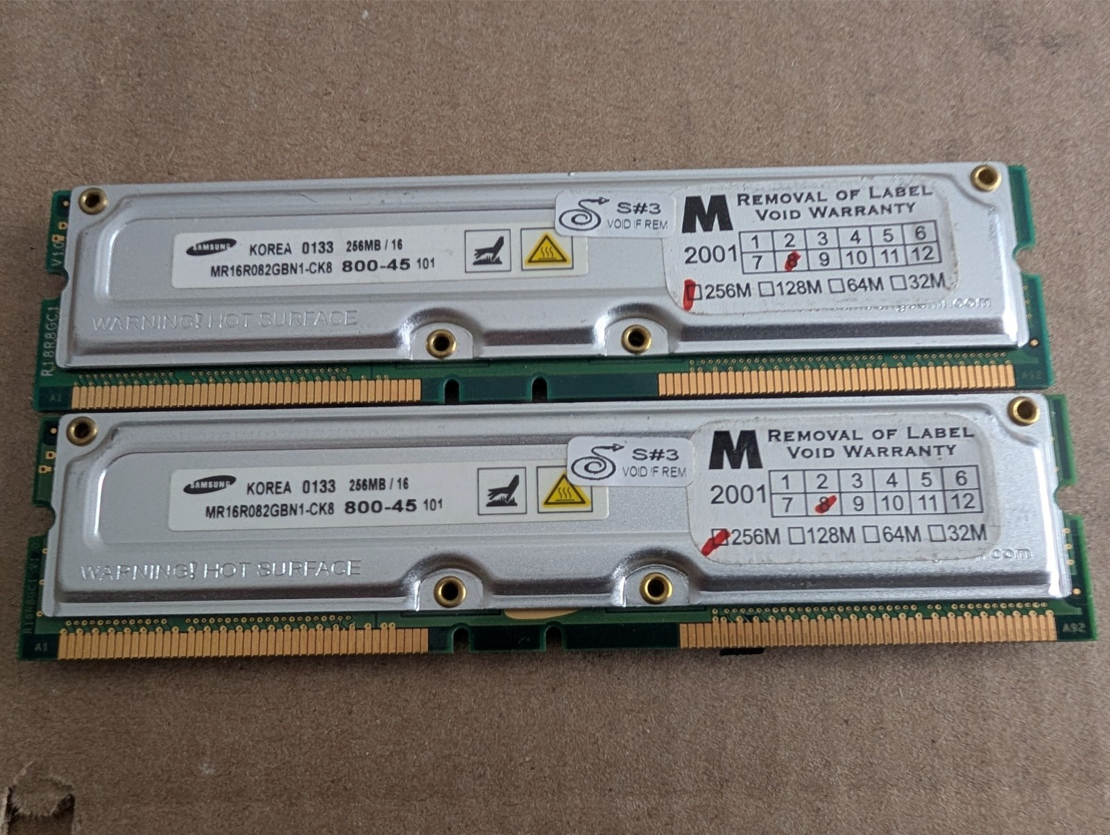 2pcs SAMSUNG 256 MB RAM BUS MEMORY MODULE MR16R082GBN1-CK8 800-45