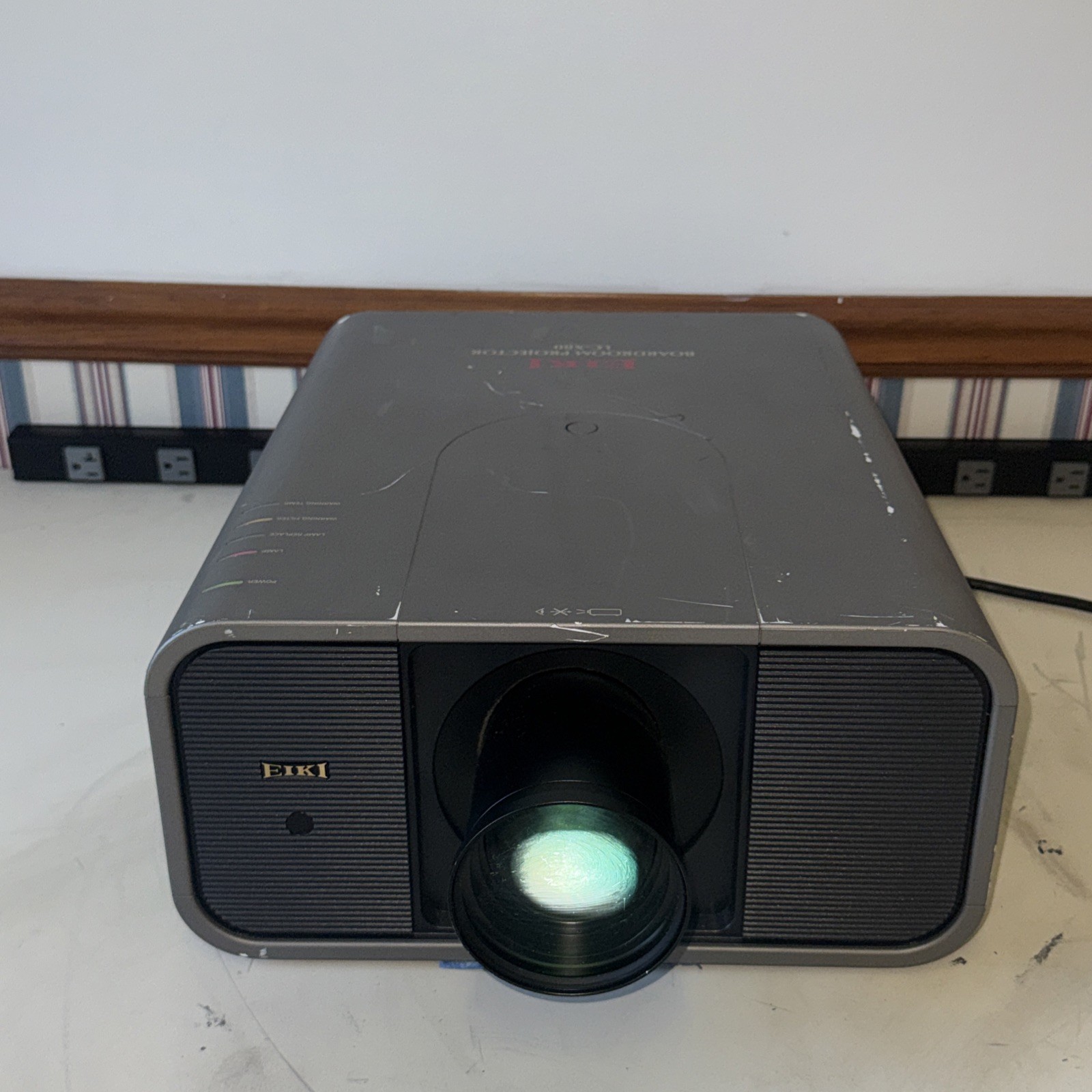 EIKI LC-X80 Boardroom Projector 386 Hours No Remote Control