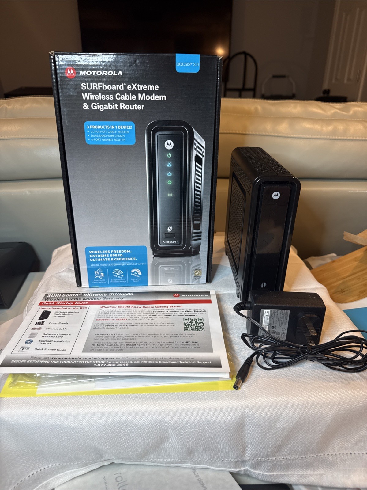 Motorola SURFboard SBG6580 DOCSIS 3.0 Cable Modem WiFi Router w/ Box Tested