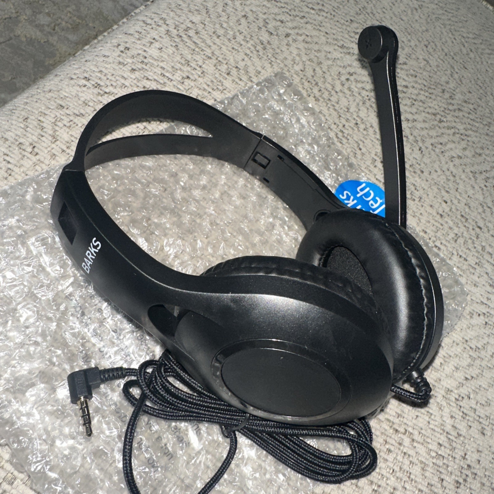 Barks Classroom On-Ear Bulk Headphones with Microphone Pack Of 9 Not Used