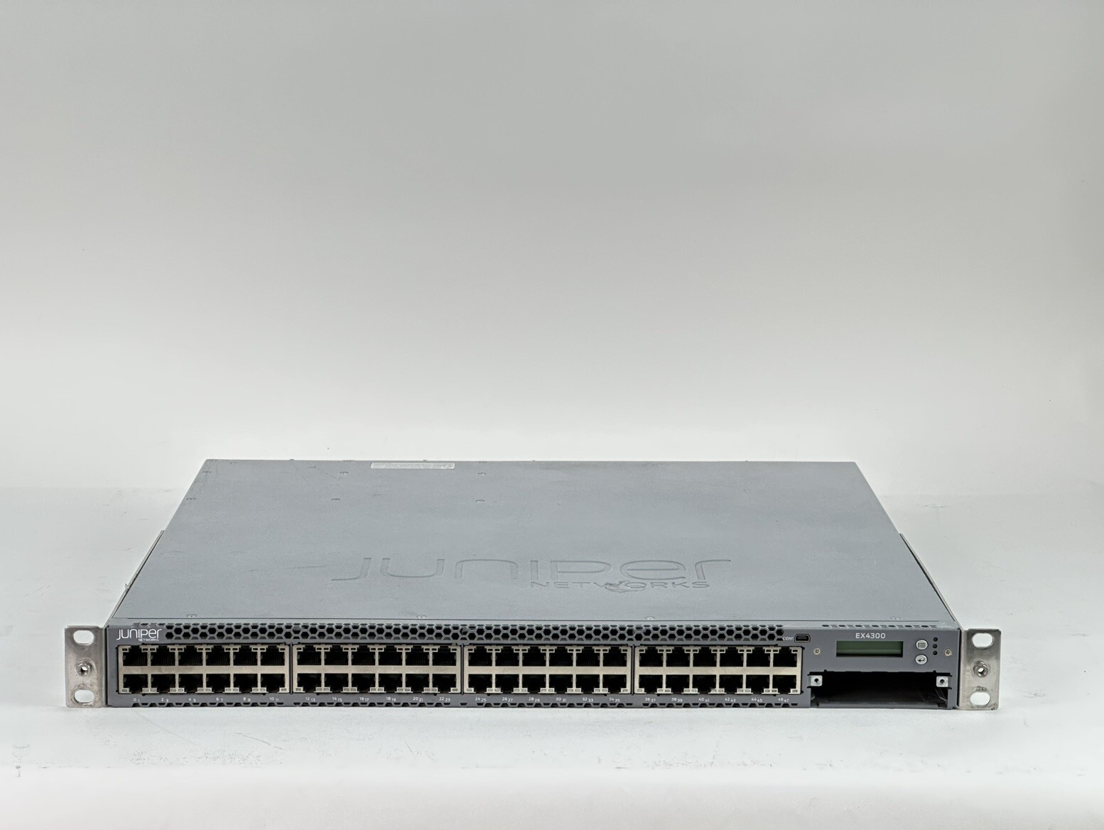 Juniper EX4300-48T-AFO Switch 48x BASE-T 4x QSFP+ 2x 350W PSU AFO Front-to-back