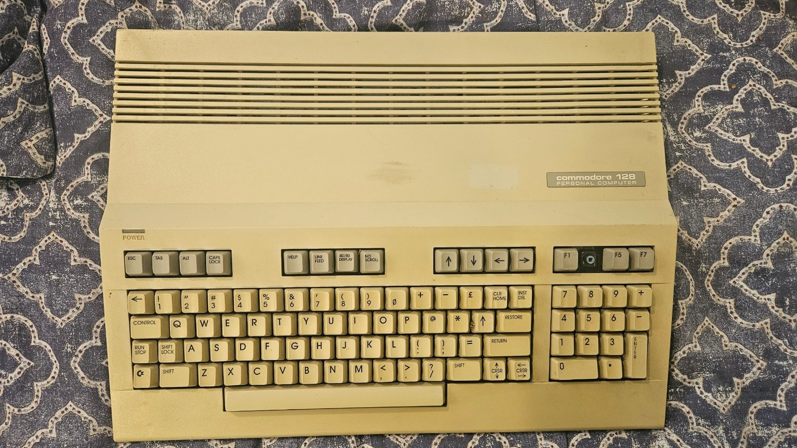 Commodore 128 C128 Computer - 
