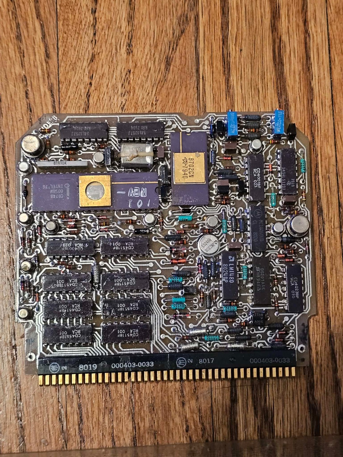 Vintage Intel C8748 Ceramic Windowed CPU Gold IC Military / Aviation PCB Rare