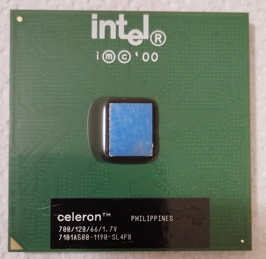 Intel Celeron 700MHz / 128 / 66 / 1.7V SL4P8 Socket Processor 370 Coppermine 
