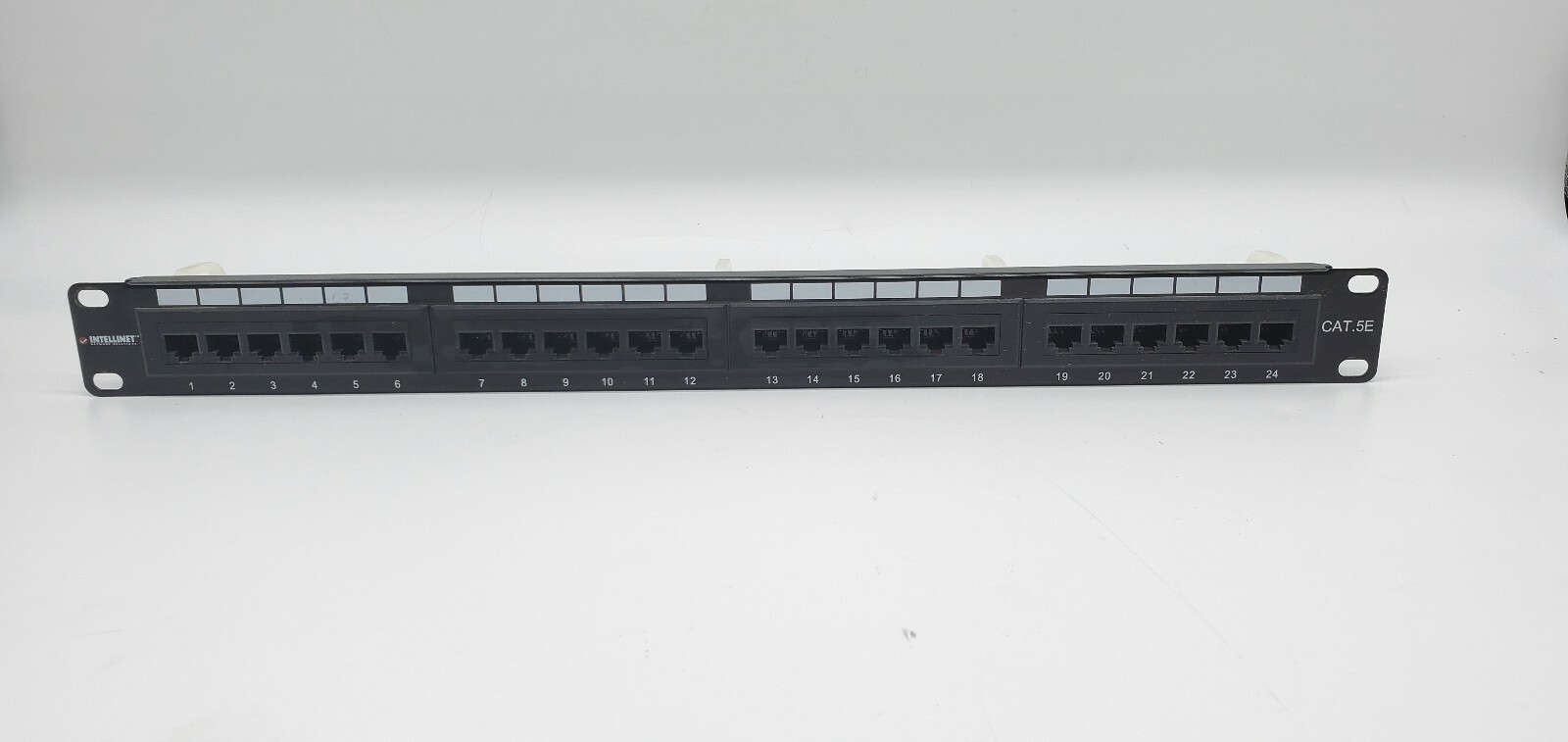 Intellinet Network Solutions 24-Port Rackmount  