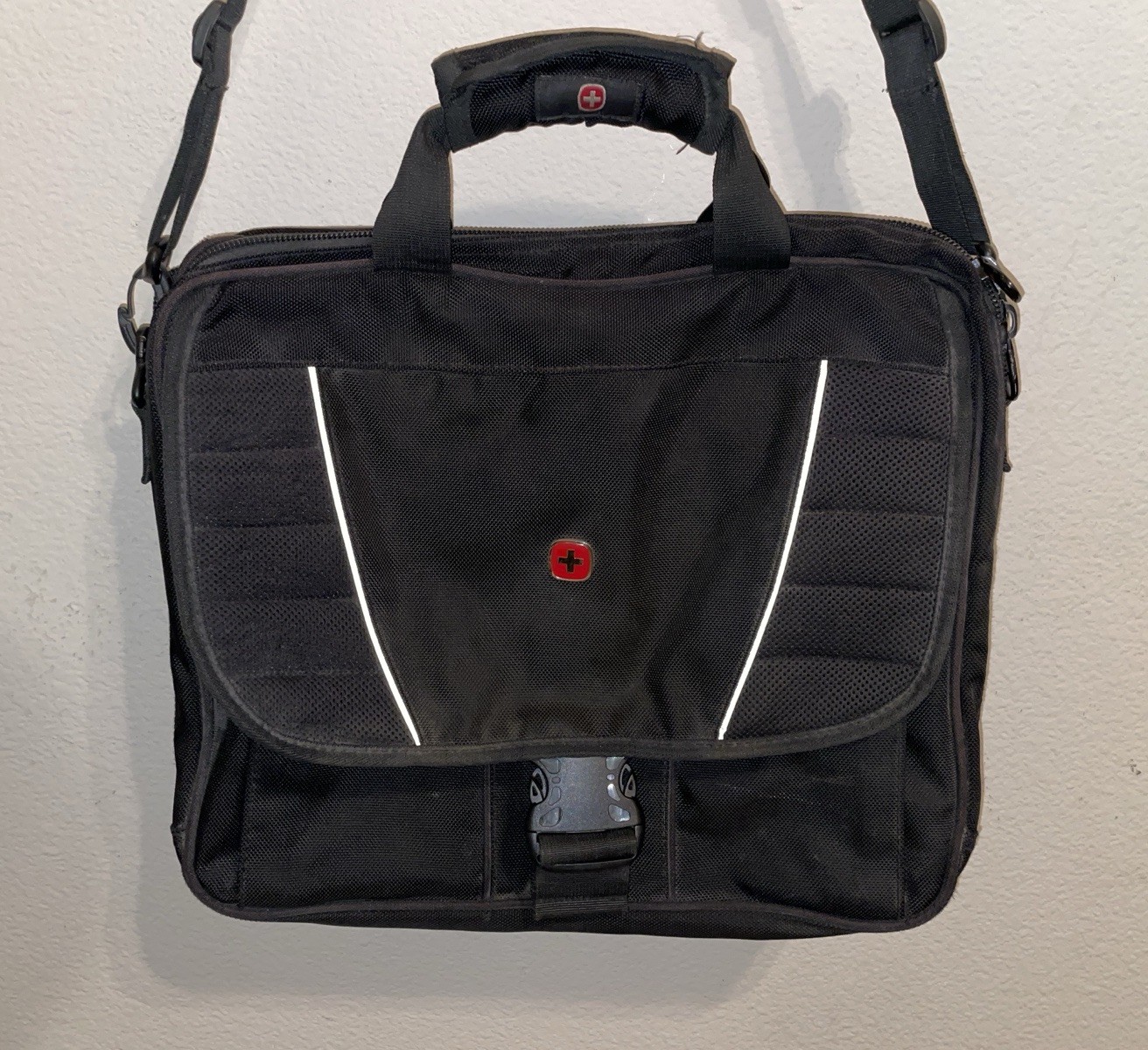WENGER SWISS ARMY Laptop Computer Case Shoulder Bag Messenger Briefcase 16 inch