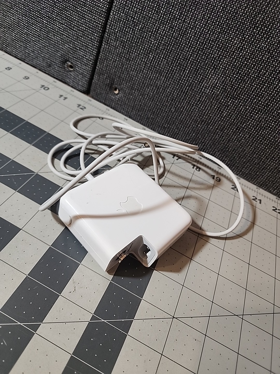 Apple MacBook Pro 85W MagSafe Power Adapter Charger OEM Original A1343 Works