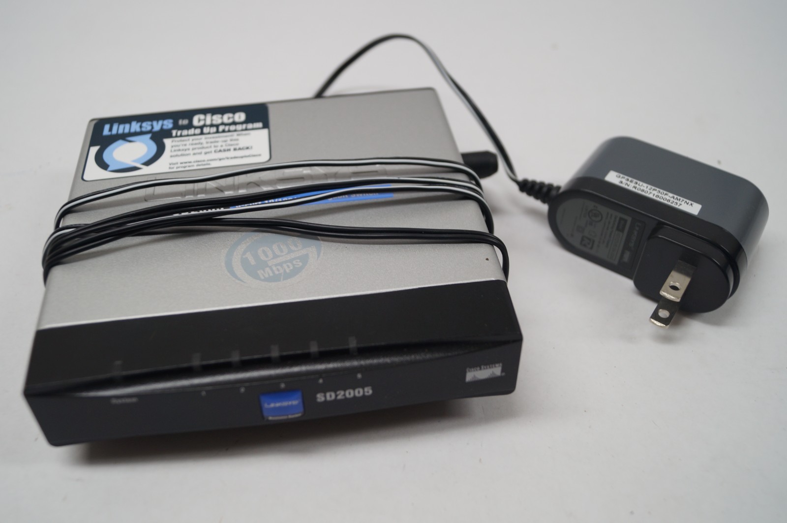 Cisco Systems LinkSys SD2005  5-Port 10/100/1000 Gigabit Switch WORKING E223