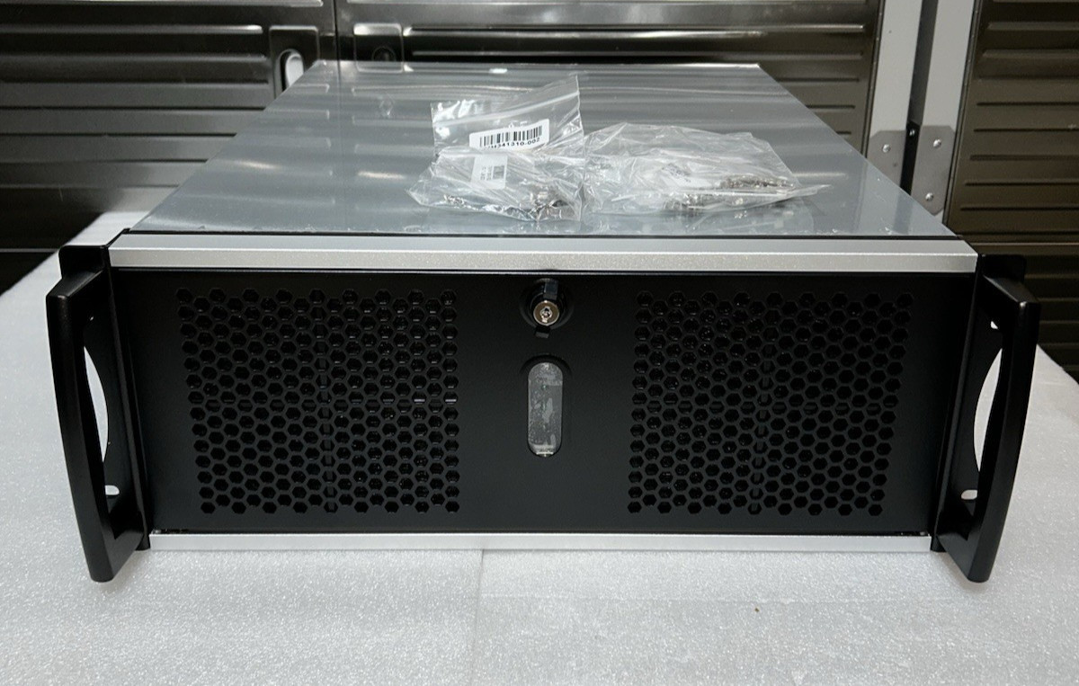 New open box, Chenbro RM413000030E0 High Performance Industrial Server Chassis
