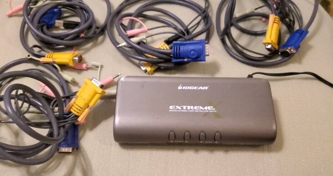IOGEAR MiniView Extreme 4-Port Multimedia KVMP Switch with Cables *** Tested ***