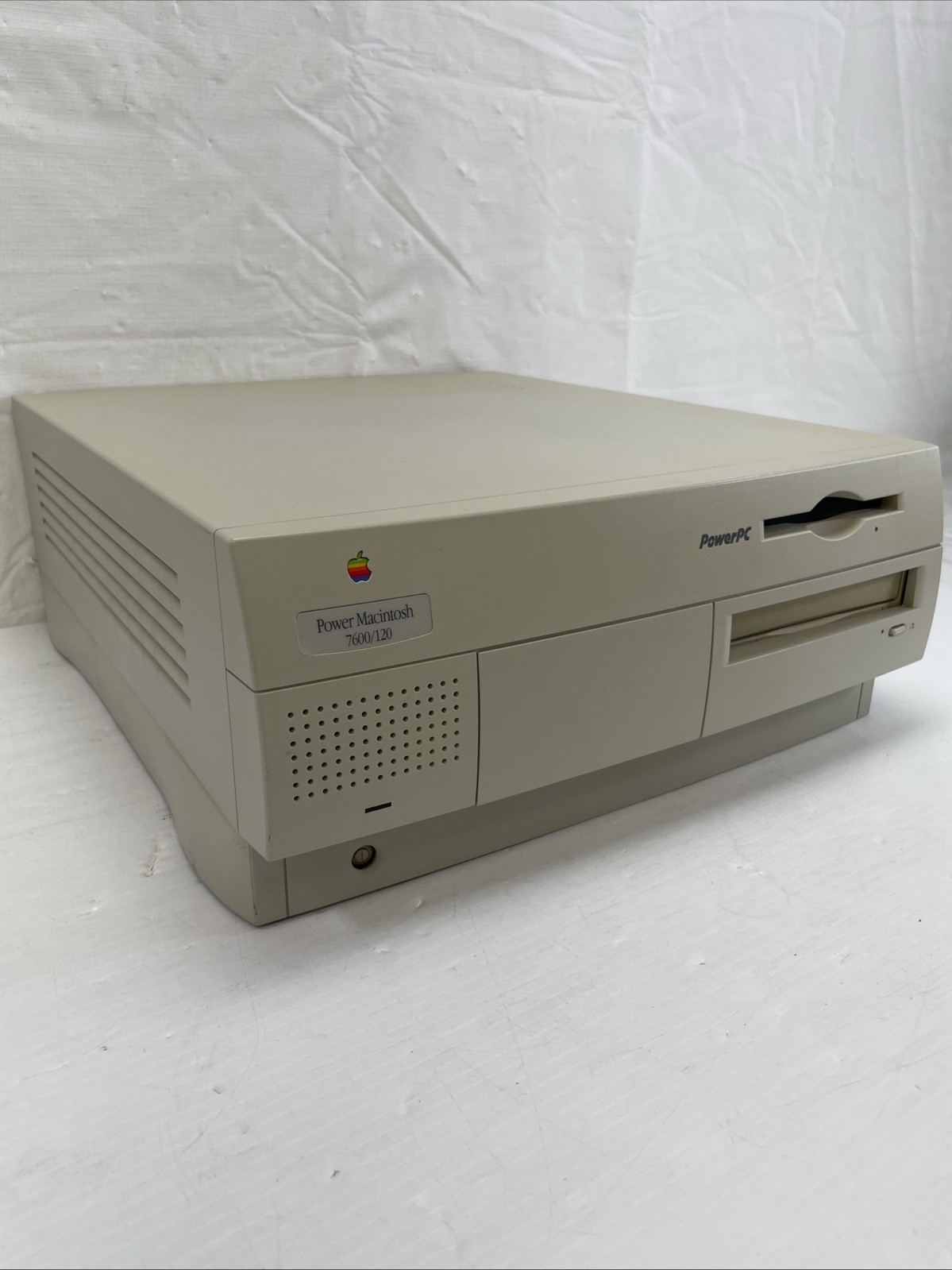 Vintage Apple Power Macintosh 7600/120 Desktop No HDD No OS Powers On *READ