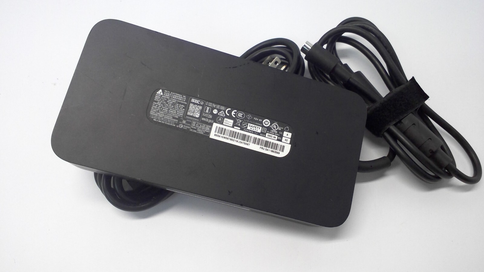 Genuine Delta Power Supply AC Adapter ADP-240FB T 19V 4.74A 240W 4Pin Female