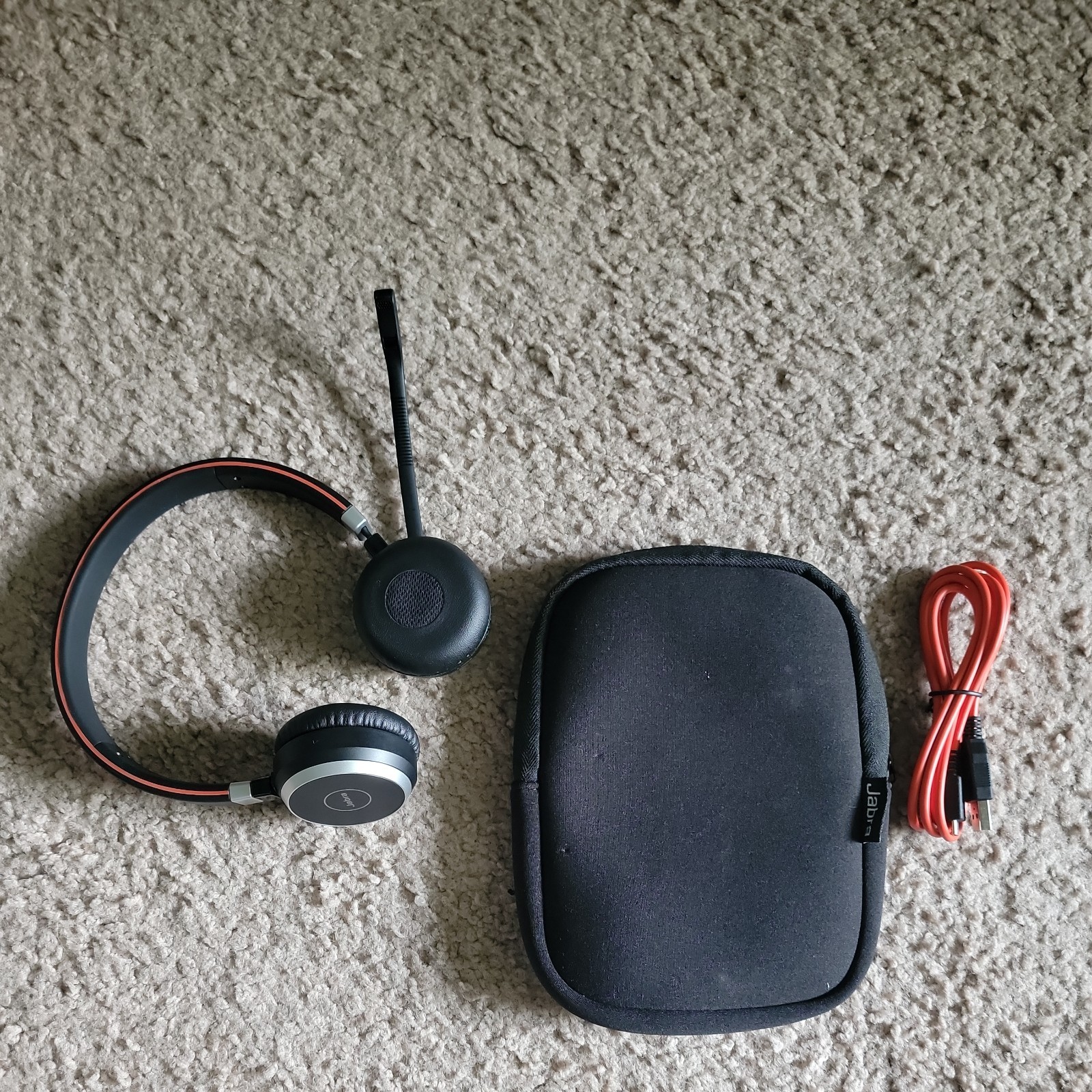 Jabra Evolve 65 HSC018W MS Stereo Wireless Bluetooth Headset with a case 