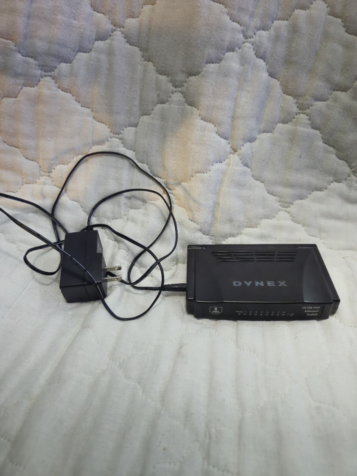 DYNEX DX-ESW8 VERS: 2.0 - 10/100M FAST ETHERNET SWITCH