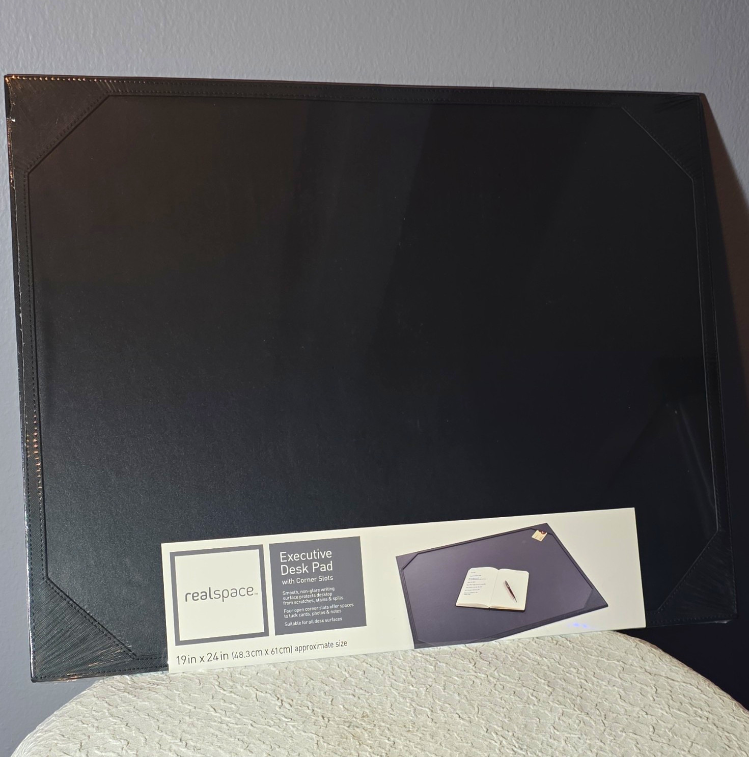 Realspace Executive Desk Pad w/ Corner Slots, Plain Black 19 x 24 in