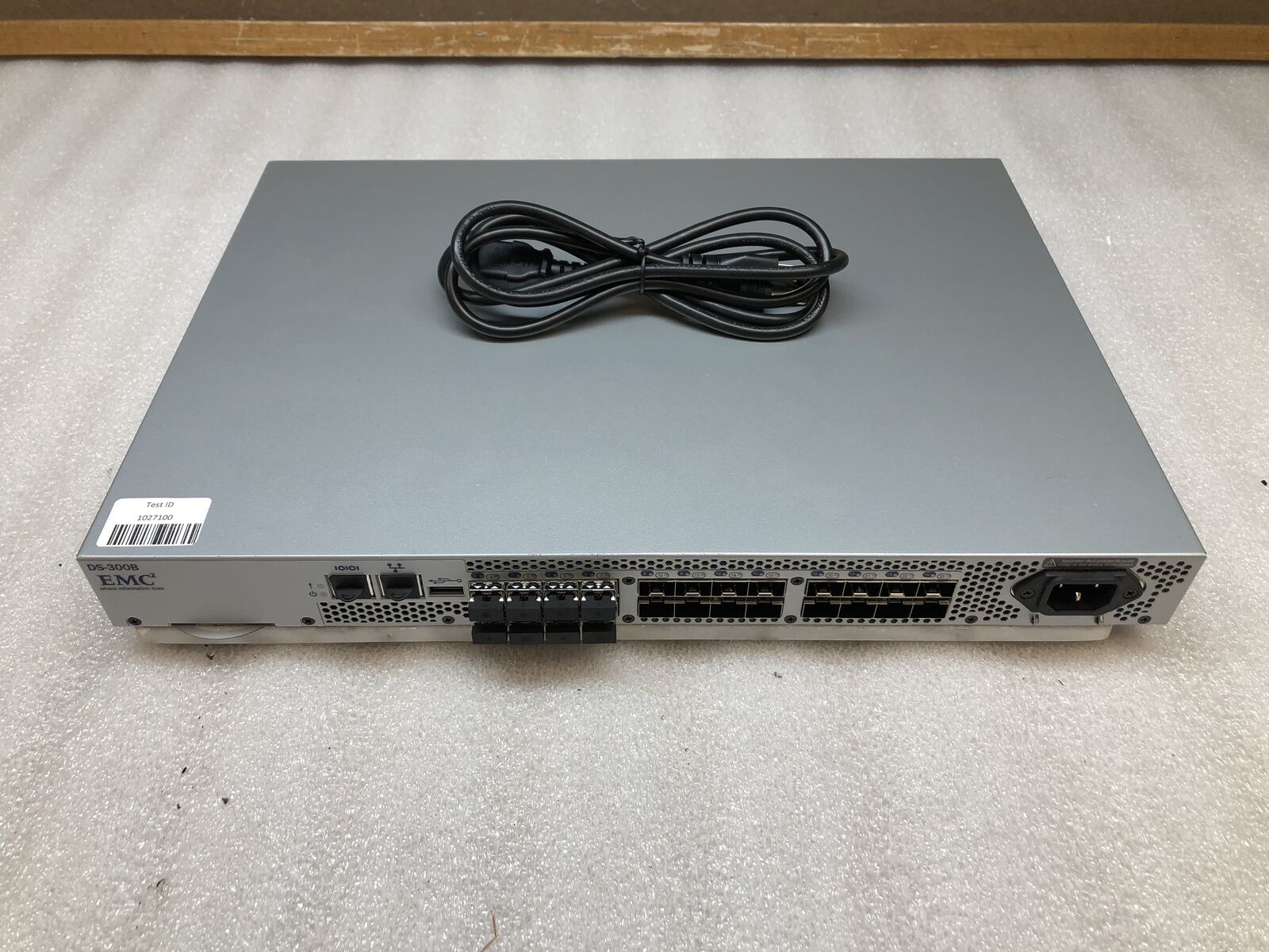 Brocade EMC DS-300B 100-652-065 SAN Fiber Channel Switch -TESTED & FACTORY RESET