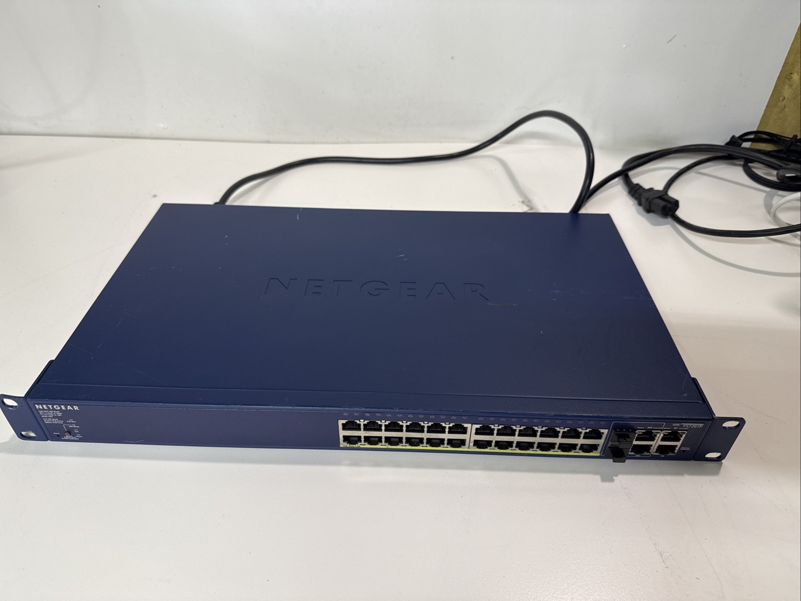 Netgear Prosafe 24+4 Smart with PoE FS728TP v2 Switch