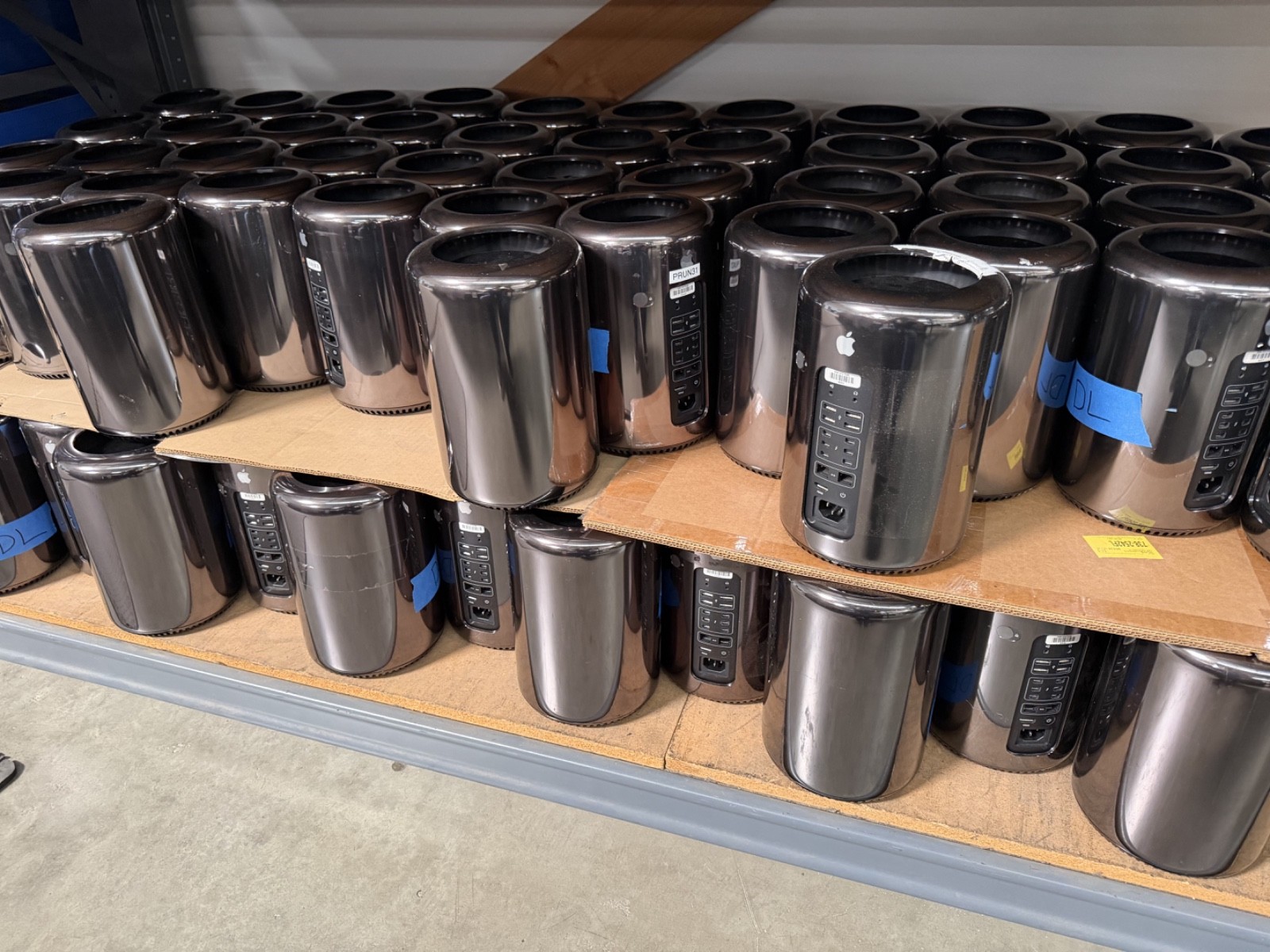 Apple Mac Pro Late 2013 12-Core 2.7GHz 64GB RAM 1TB SSD Dual D700 - Bulk Availab