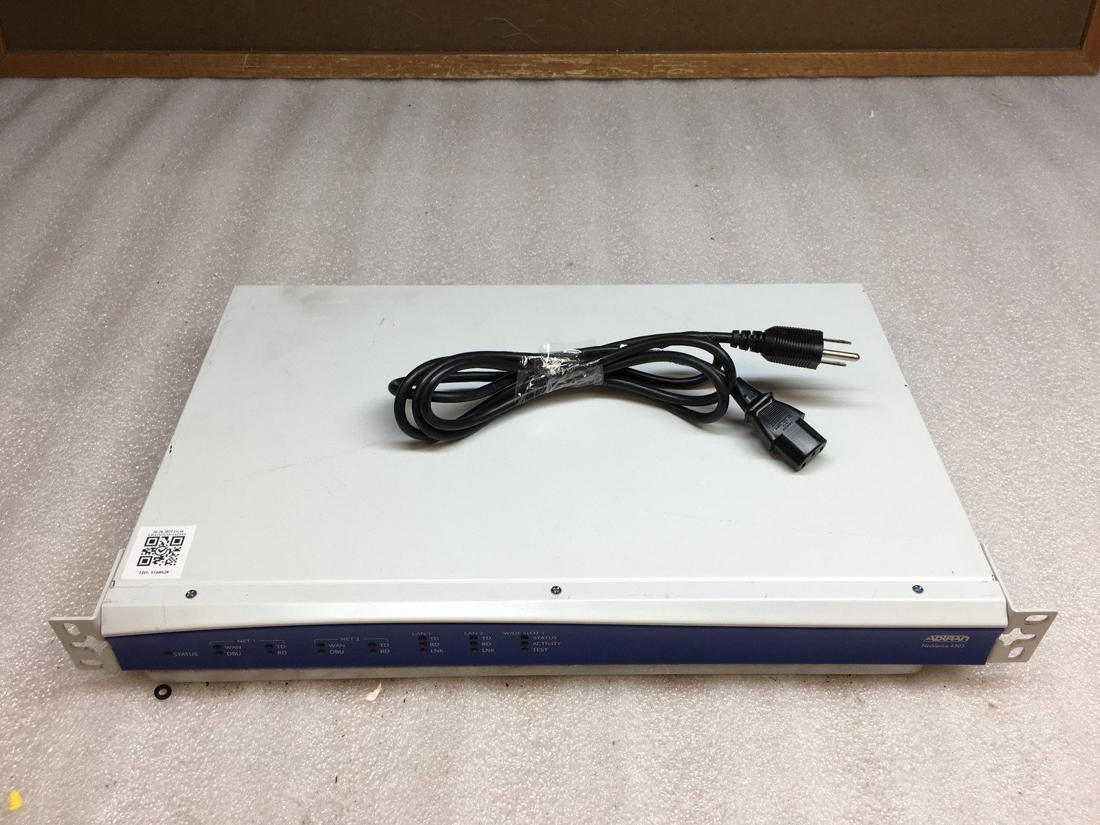 Adtran NetVanta 4305 P/N: 1202890E1 Network Access Router w/Rack Ears & PWR Cord