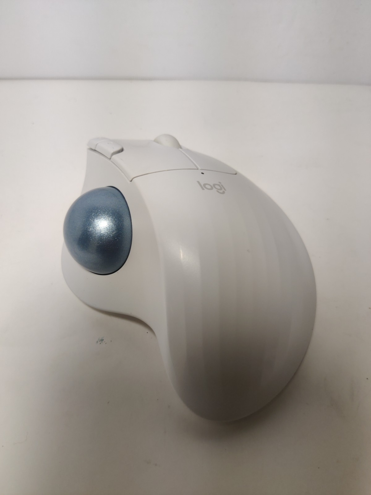 Logitec Trackball White TR0006 Mouse Ergonomic Bluetooth Tested Great Condition 