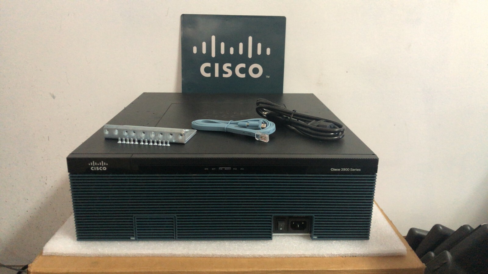 CISCO 3925E/K9 Gigabit Integrated Router CISCO3925E/K9 SPE200 2GB DRAM 1Gb Flash