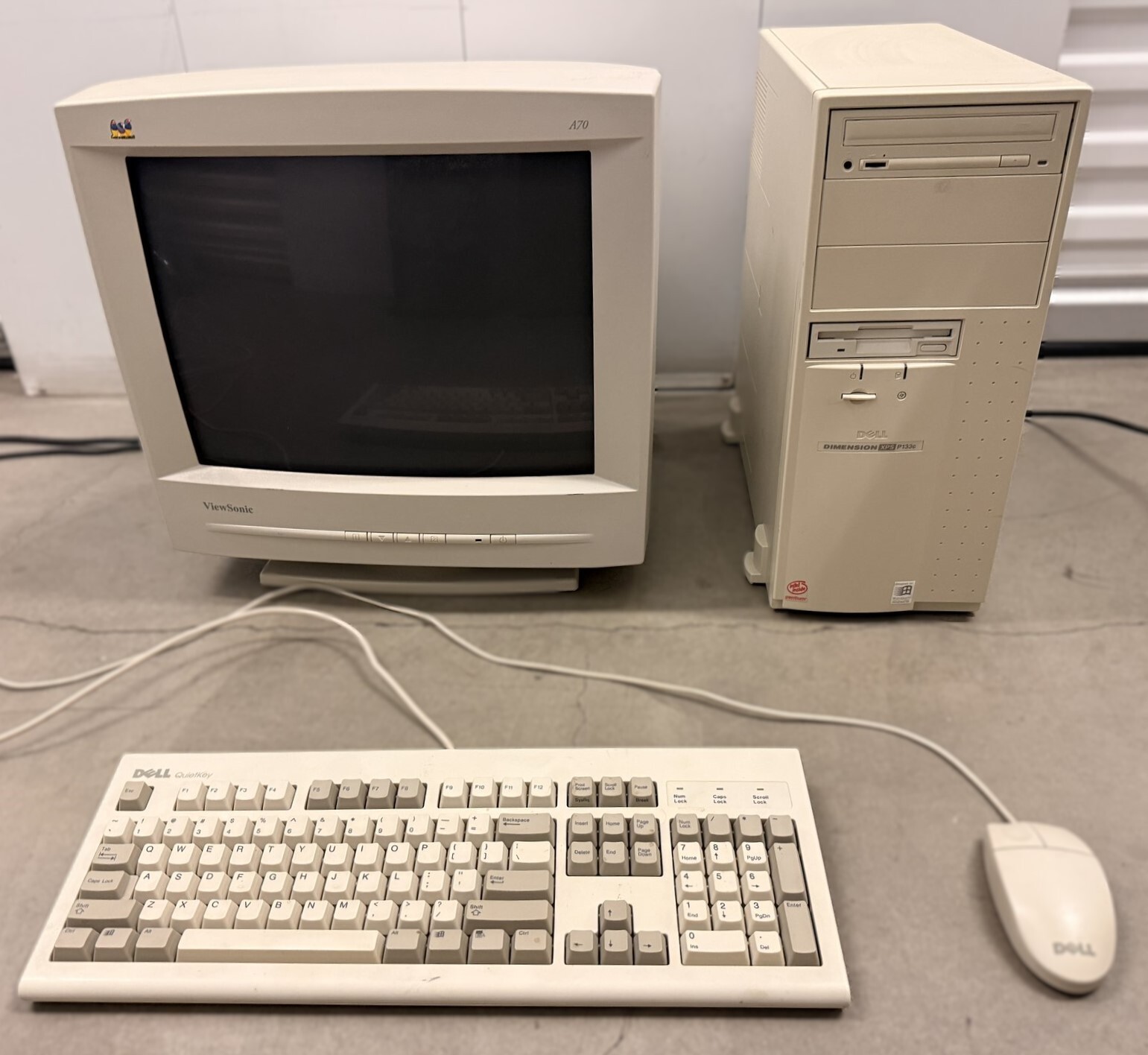 Dell Dimension XPS P133c Pentium 133 Vintage PC ViewSonic A70 CRT Keyboard Mouse