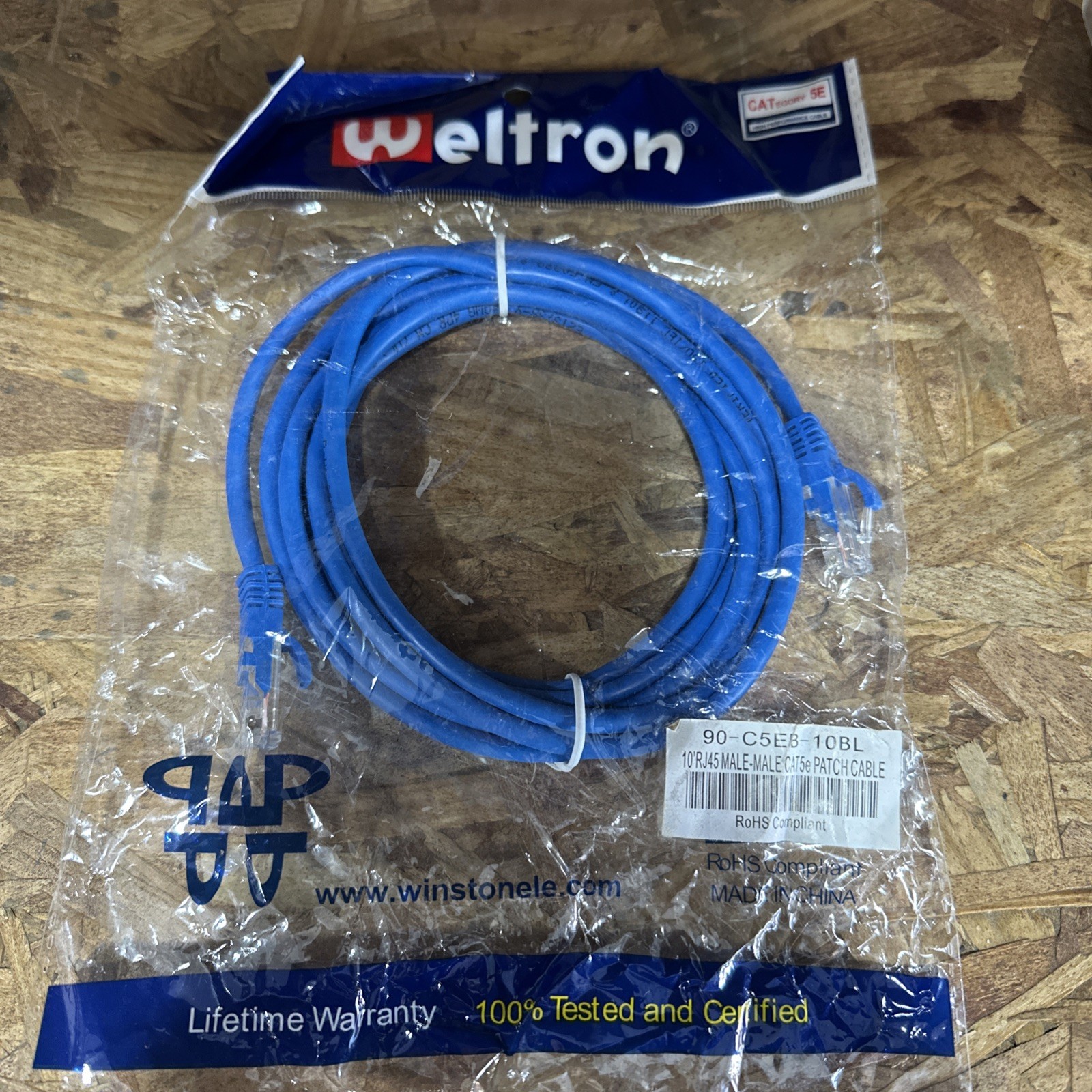 Weltron 90-C5EB-10BL Patch Cable