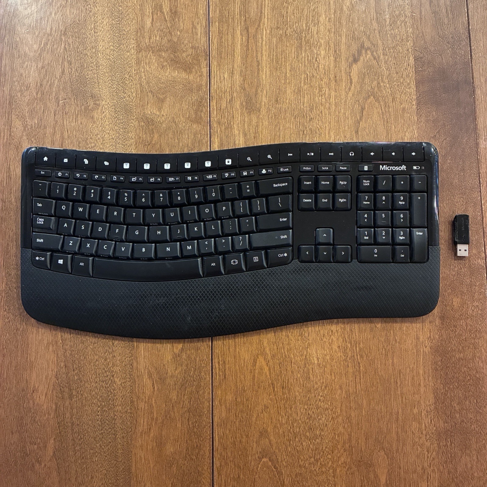 Microsoft Wireless Comfort Keyboard 5000 5050 Model 1728 & 1423 USB Receiver Set
