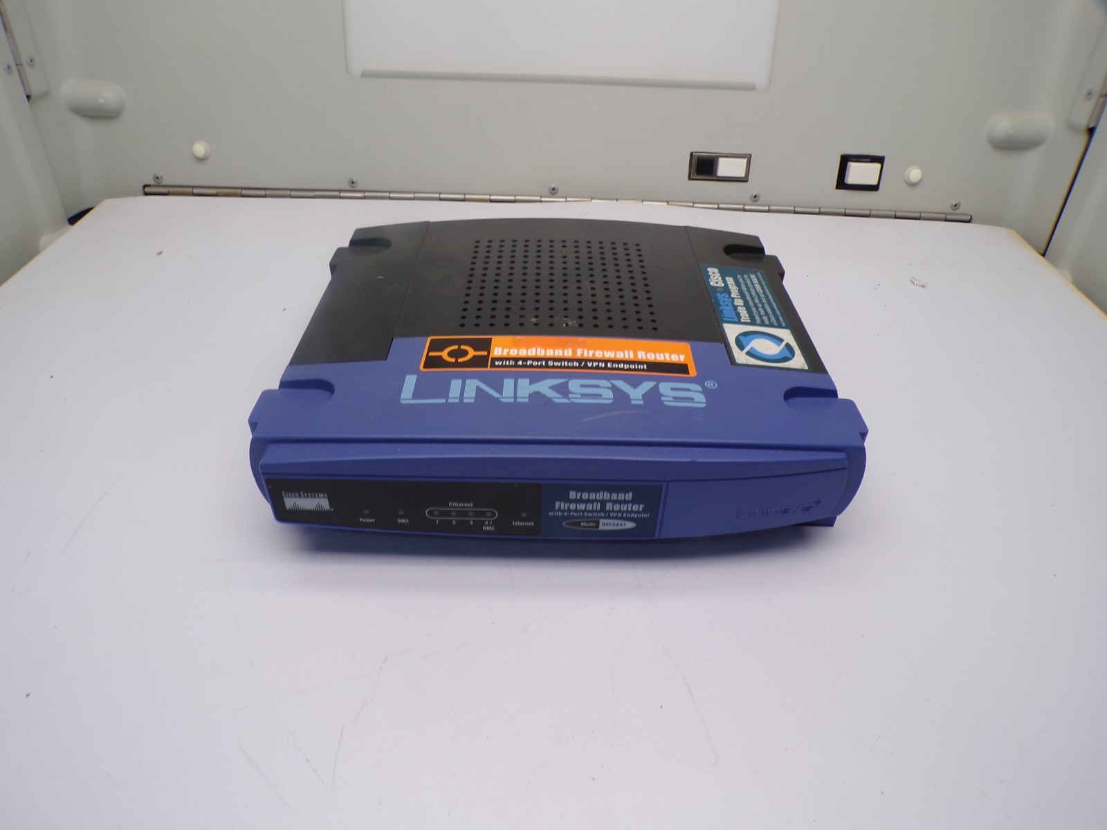 Linksys EtherFast BEFSX41 4-Port 10/100 Wired Router (BEFSX41)