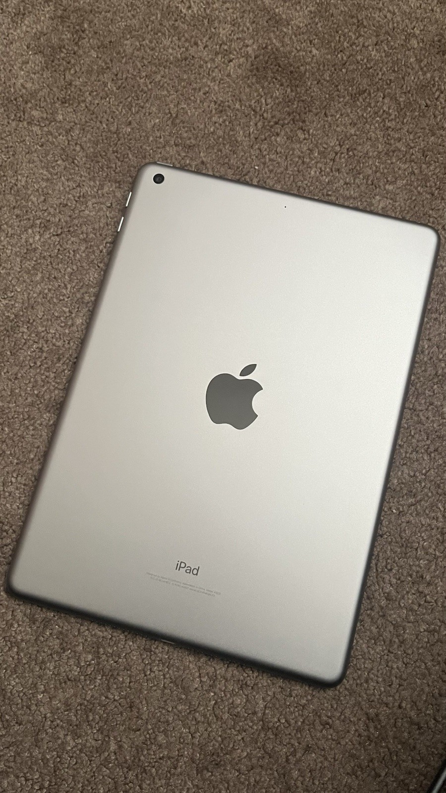 Apple iPad Tablet - Silver