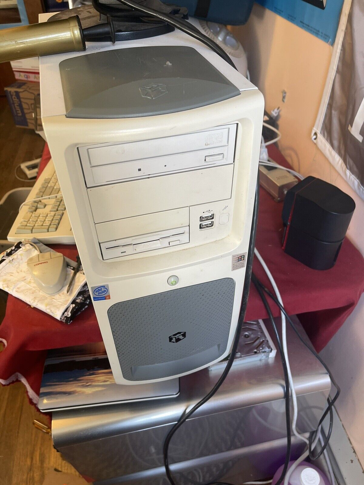 Gateway ATXSTF FED Pro Retro PC Pentium 4 1.40 ghz 256MB RAM No HDD No OS as is