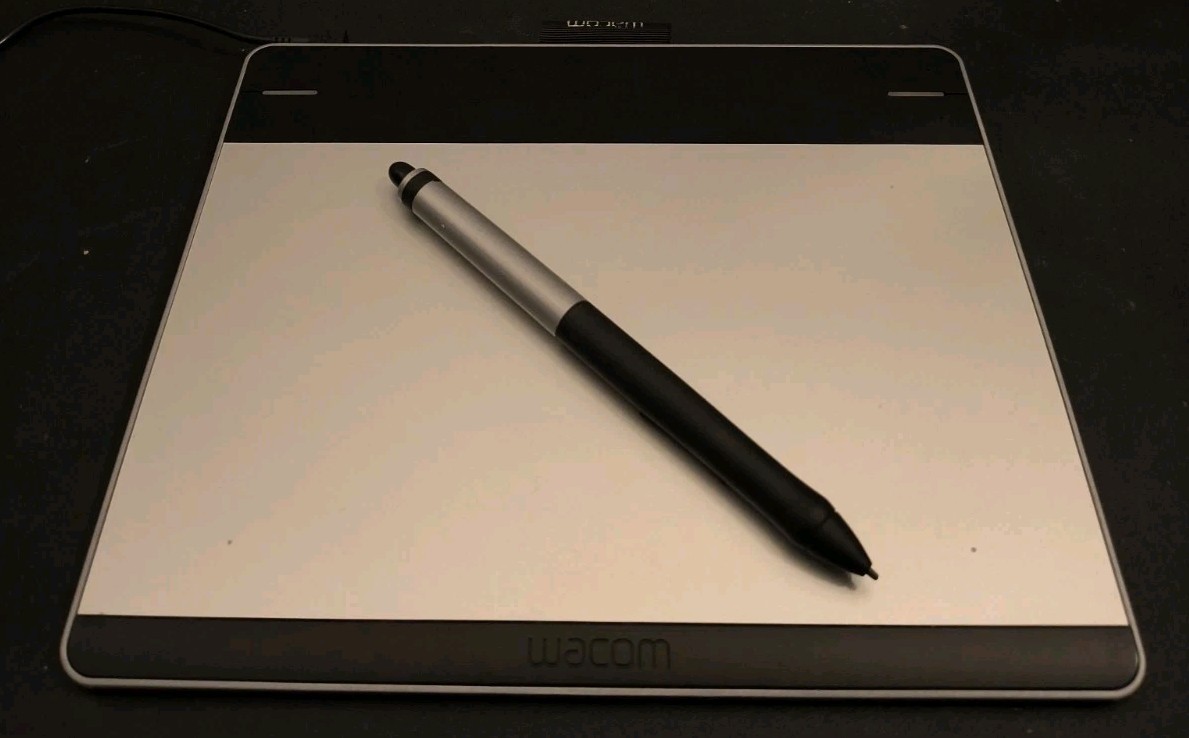 Wacom Intuos CTH-480 Touch Graphics Tablet with Creative Pen