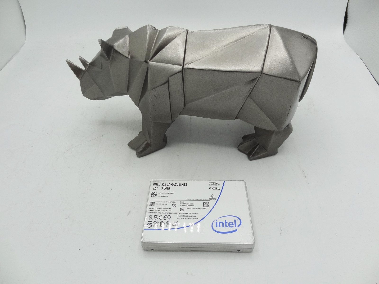 Intel SSDPF2KX038T1 3.84TB NVME GEN4 U.2 D7-P5520 2.5in SSD