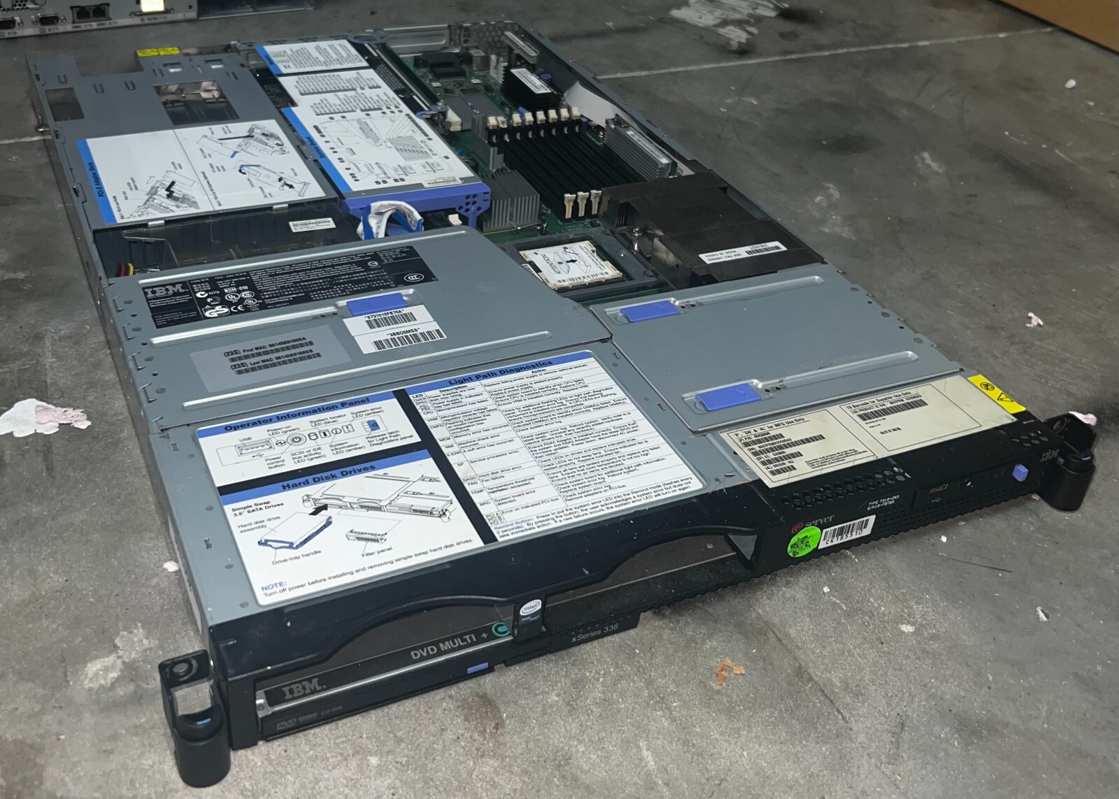 IBM xSeries 336 7310-CR3 1x CPU Intel Xeon '05 NO PSU, NO RAM, NO HDD