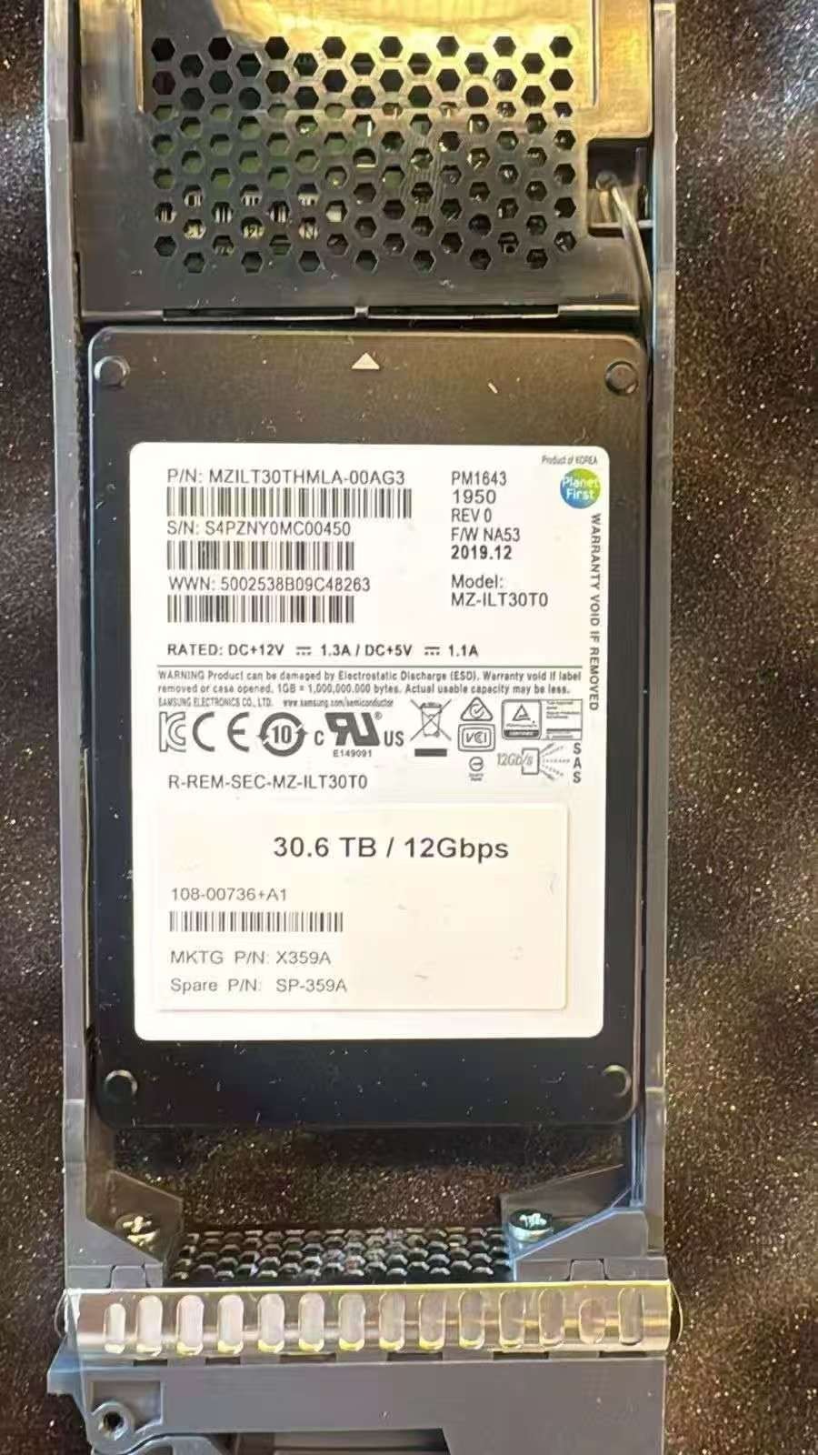 X359A NetApp 30.72TB SAS 12Gb/s 2.5 inch SSD MZILT30THMLA-00AG3