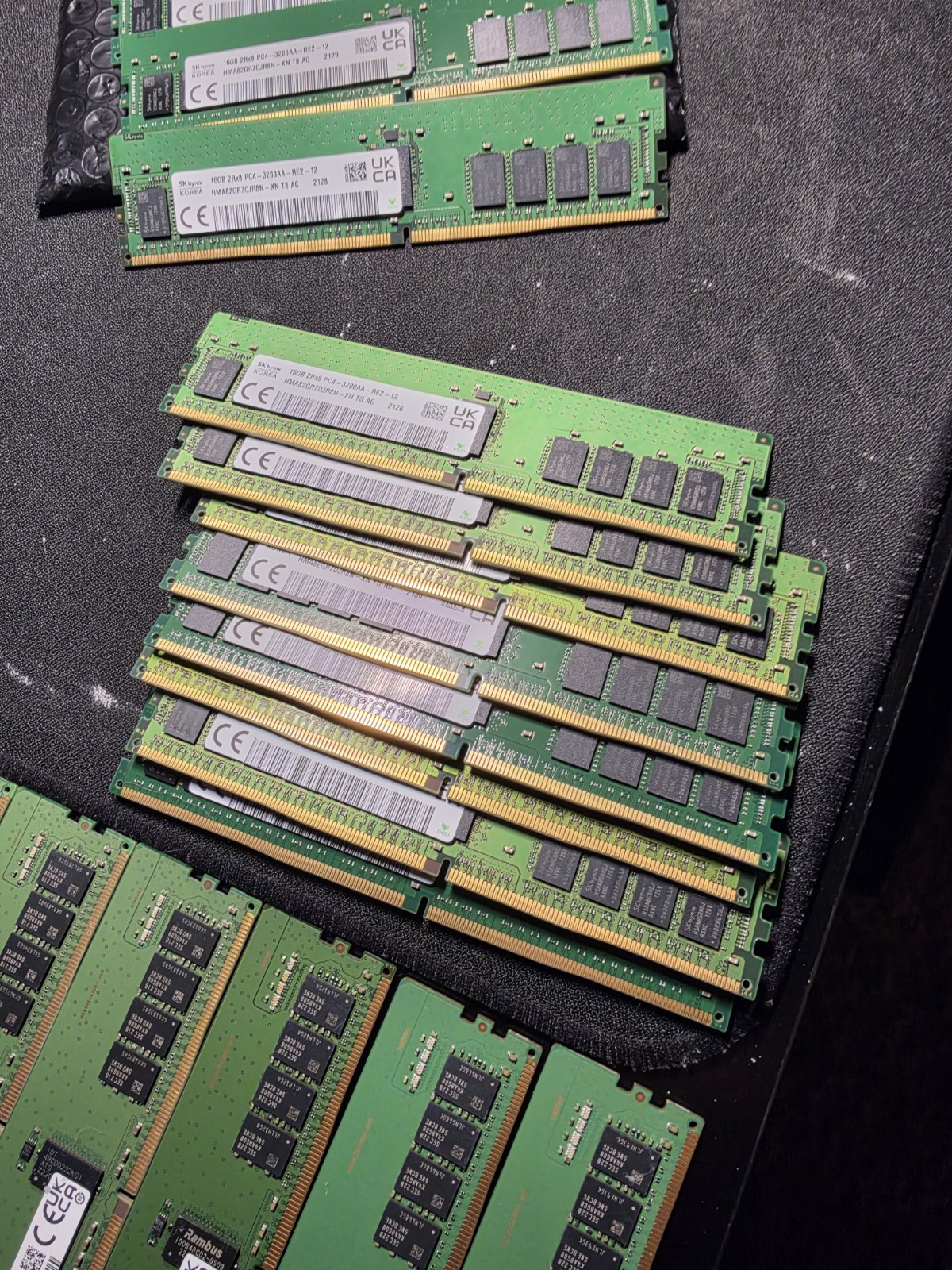 SK Hynix 16GB 3200MHz DDR4 RDIMM Server Memory 2Rx8