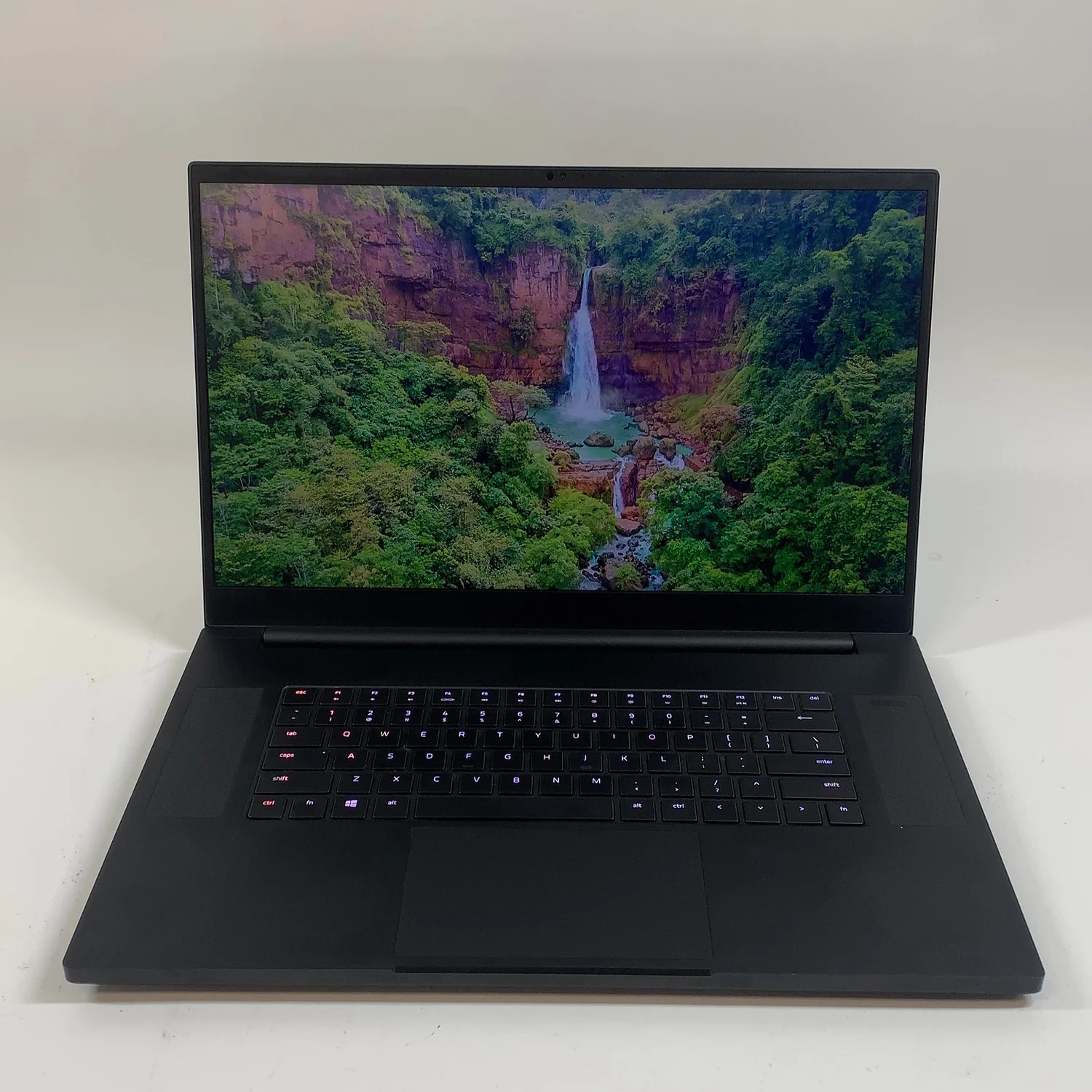 Razer Blade Pro 17 RZ09-0314 17.3" i7-9750H 16GB RAM 512GB SSD GeForce RTX 2060