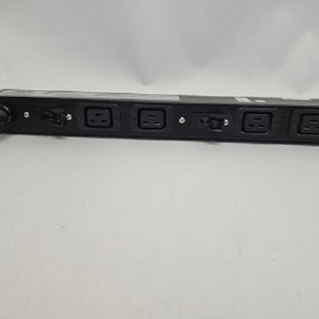 ***GREAT*** APC APC9570 PDU RACK DISTRIBUTION PANEL W/EARS 4-C19 OUTLET