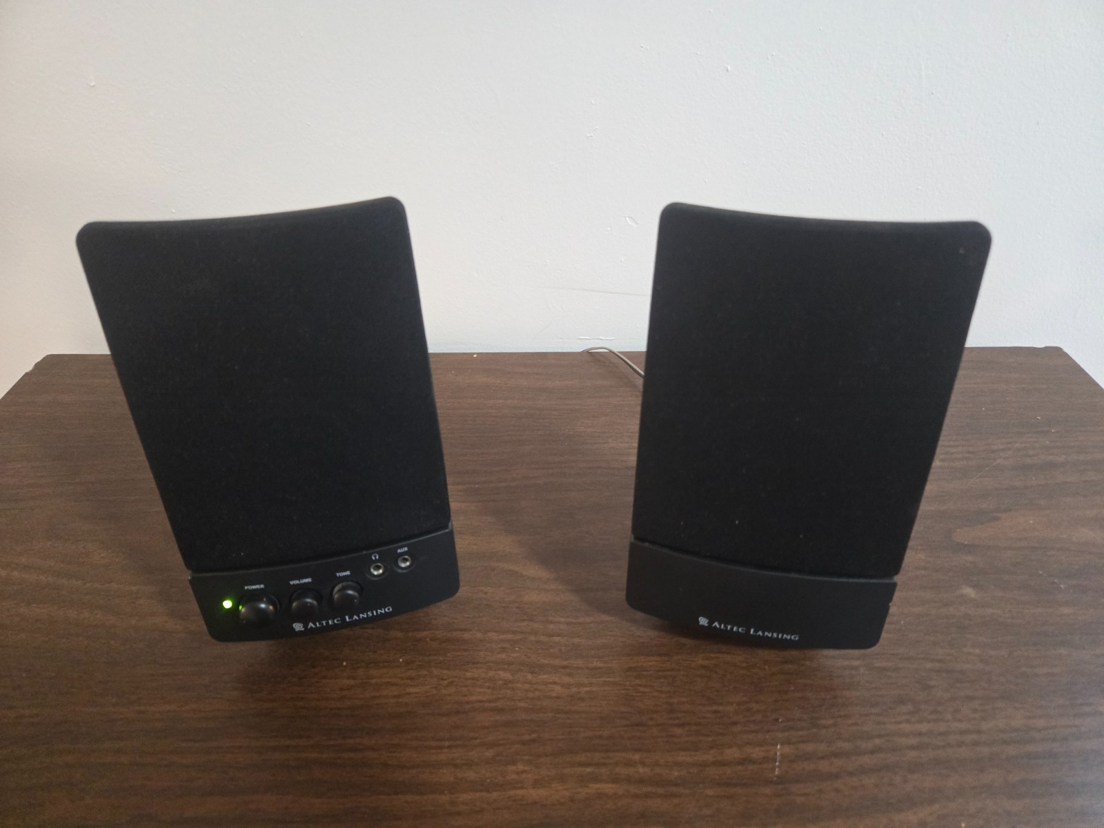 Altec Lansing VS-2420 Computer Speakers