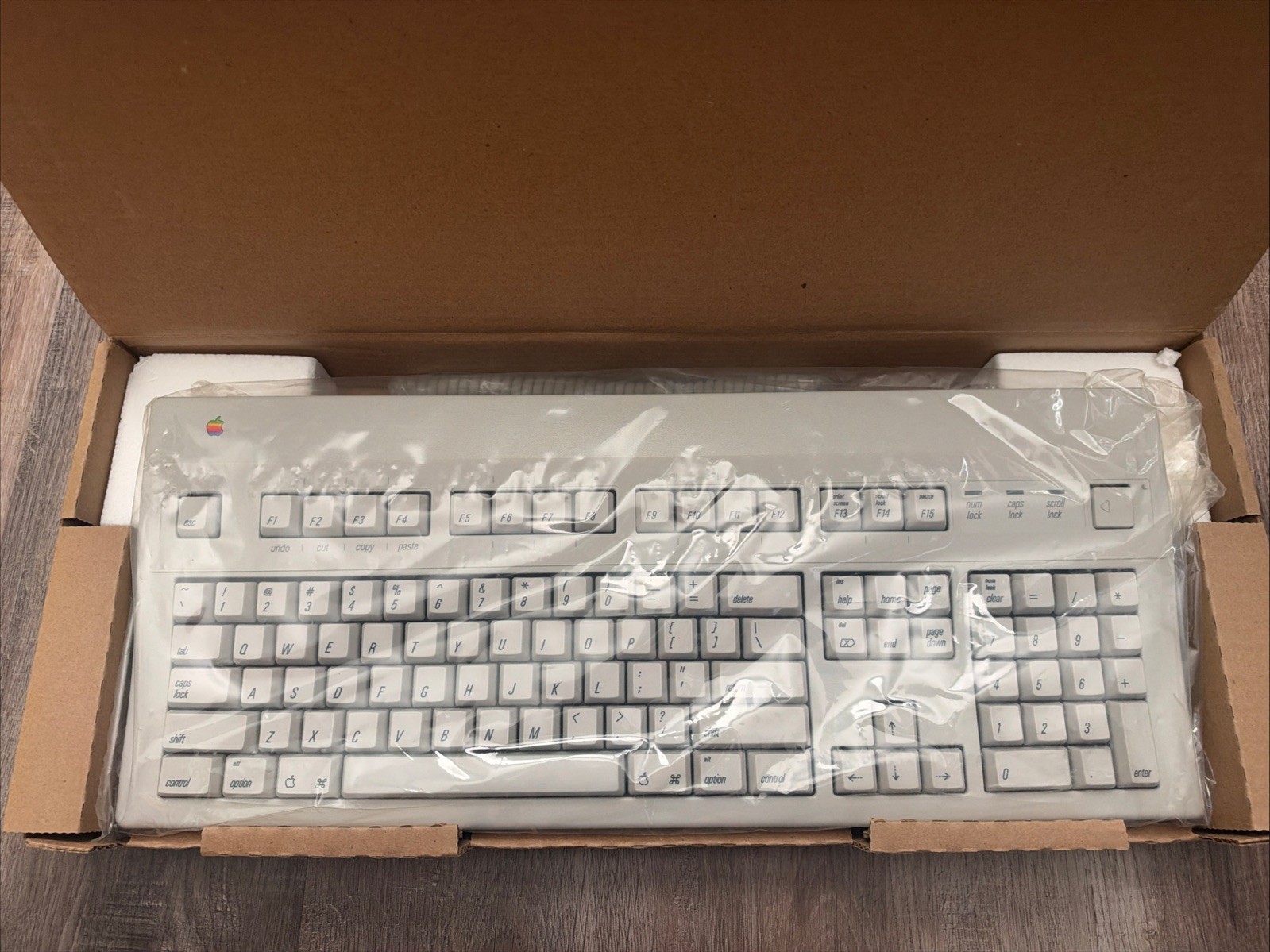 Apple Extended Keyboard II M0312 BRAND NEW IN THE BOX ADB