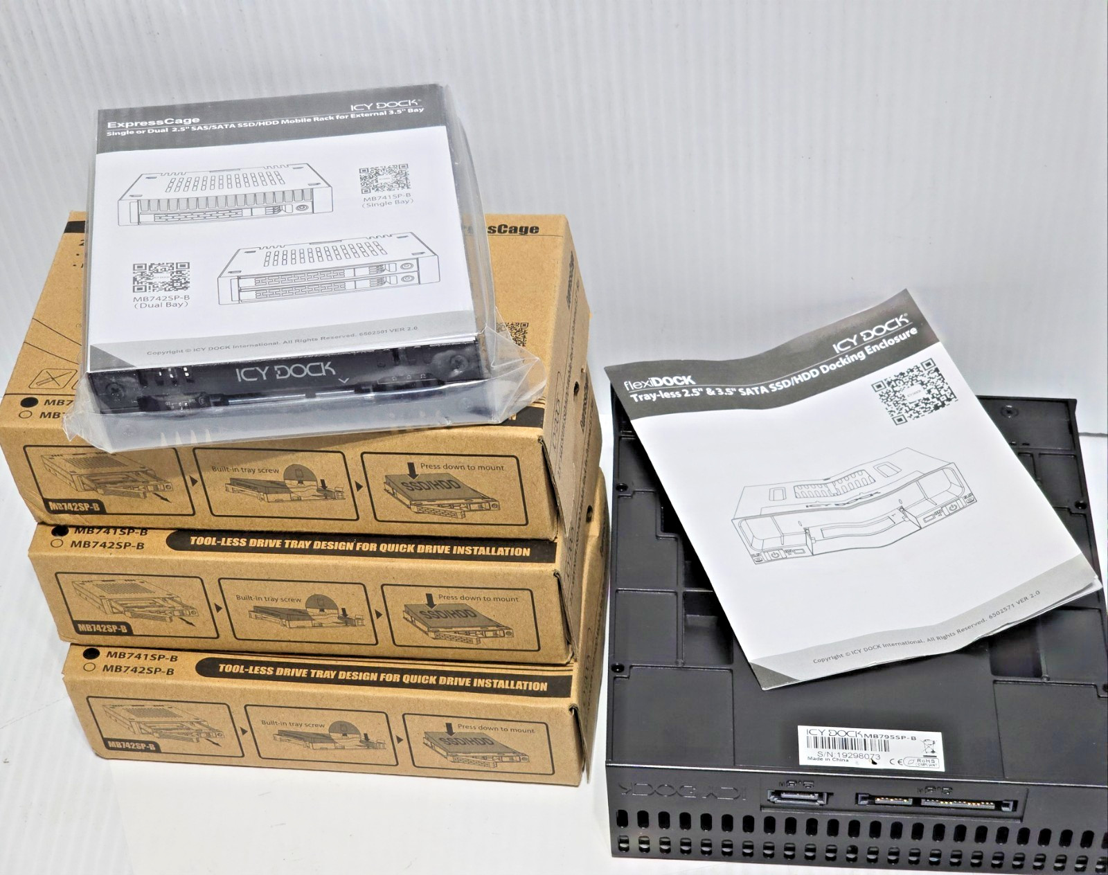 4 Pieces - Icy Dock MB741SP-B (3) ExpressCage & MB795SP-B (1) SATA SAS Enclosure
